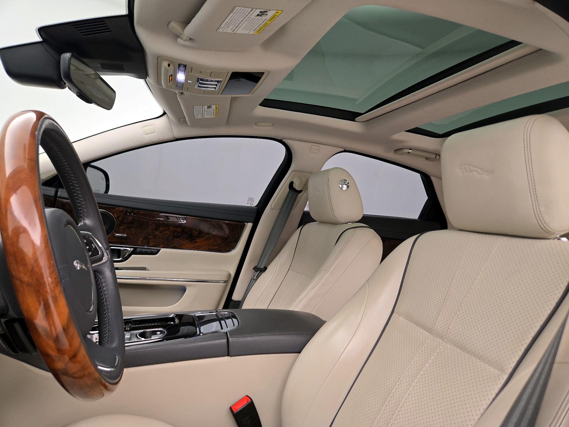 Thumbnail: 2019 Jaguar XJ - 20