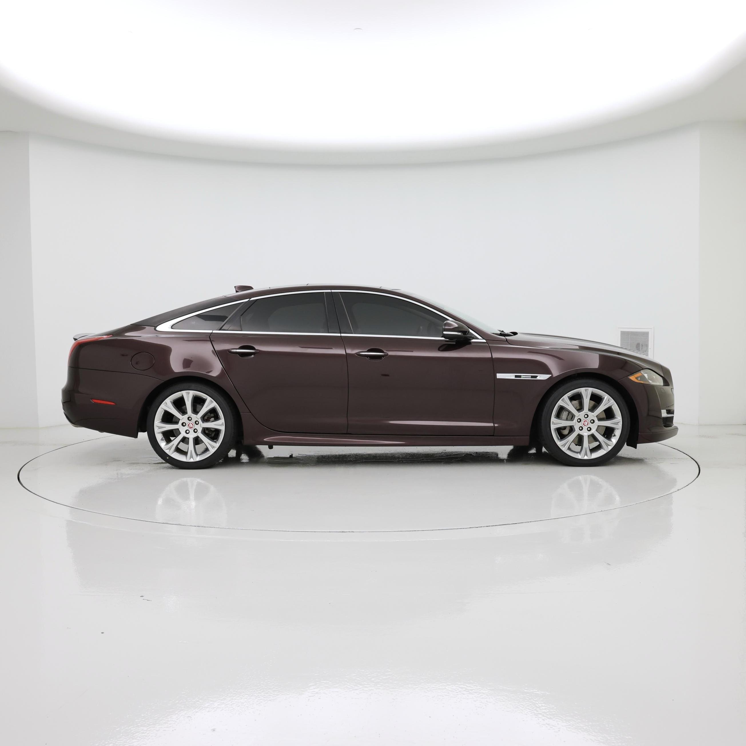 Thumbnail: 2019 Jaguar XJ - 7