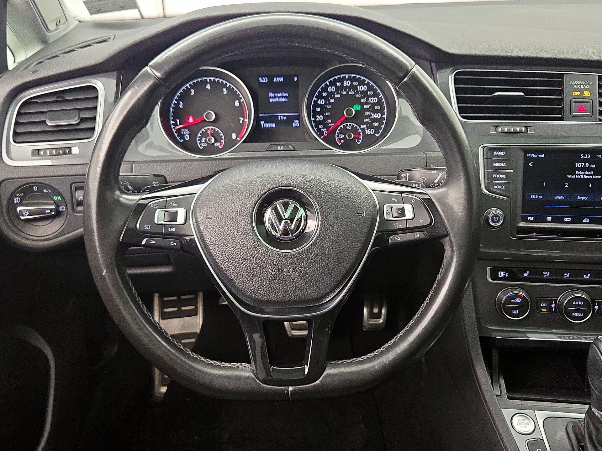 Thumbnail: 2017 Volkswagen Golf - 10