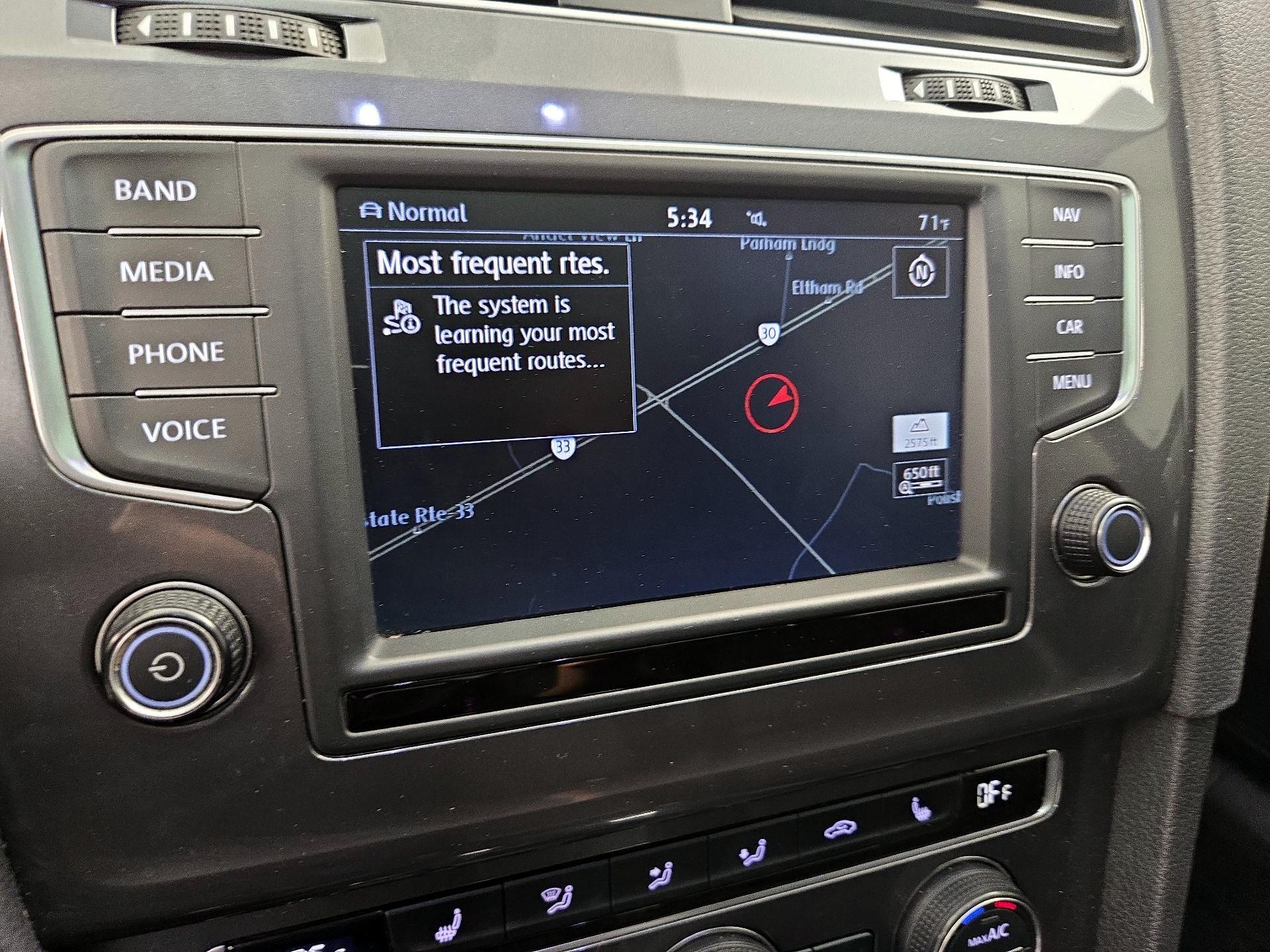 Thumbnail: 2017 Volkswagen Golf - 14