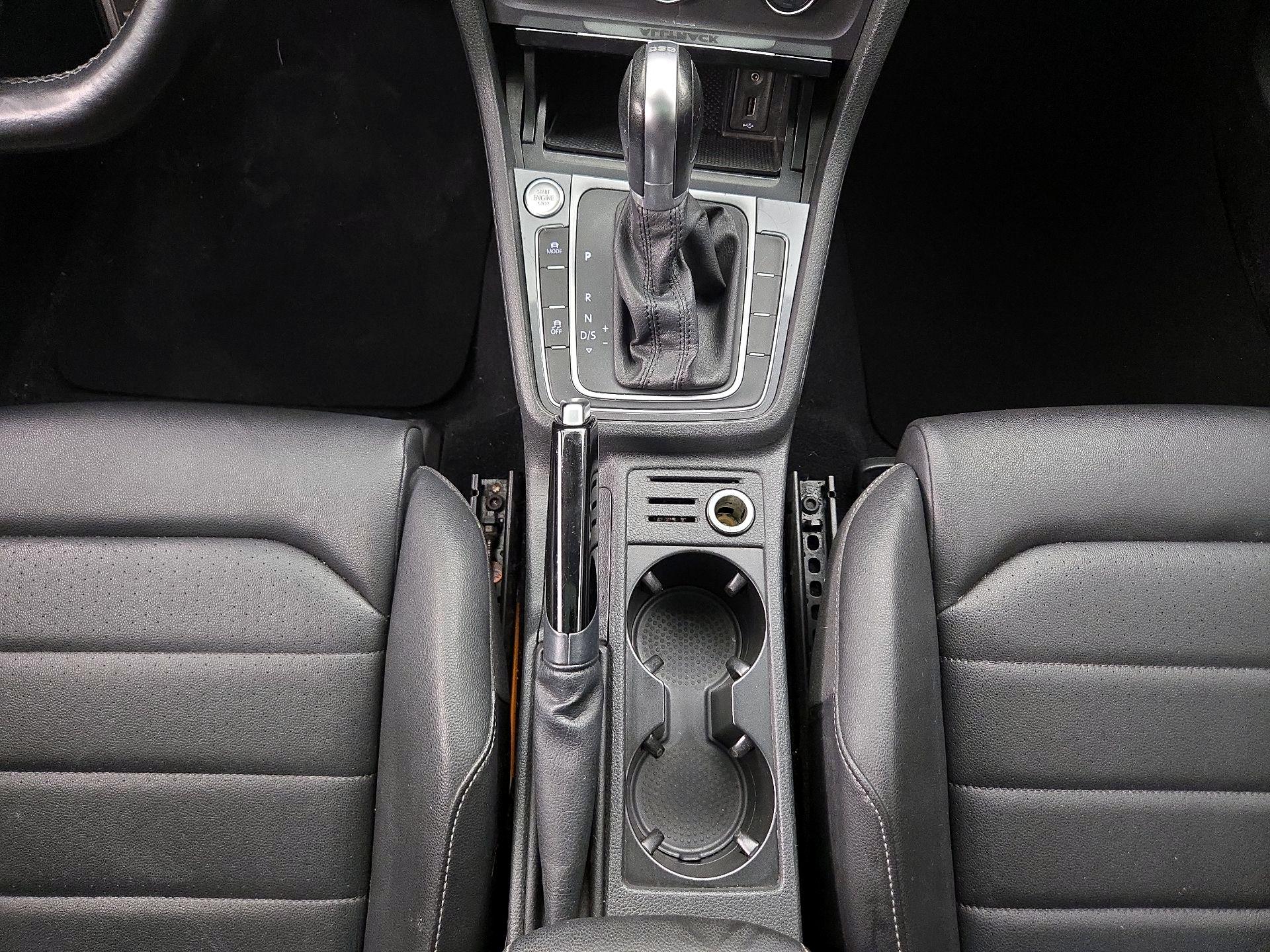 Thumbnail: 2017 Volkswagen Golf - 18