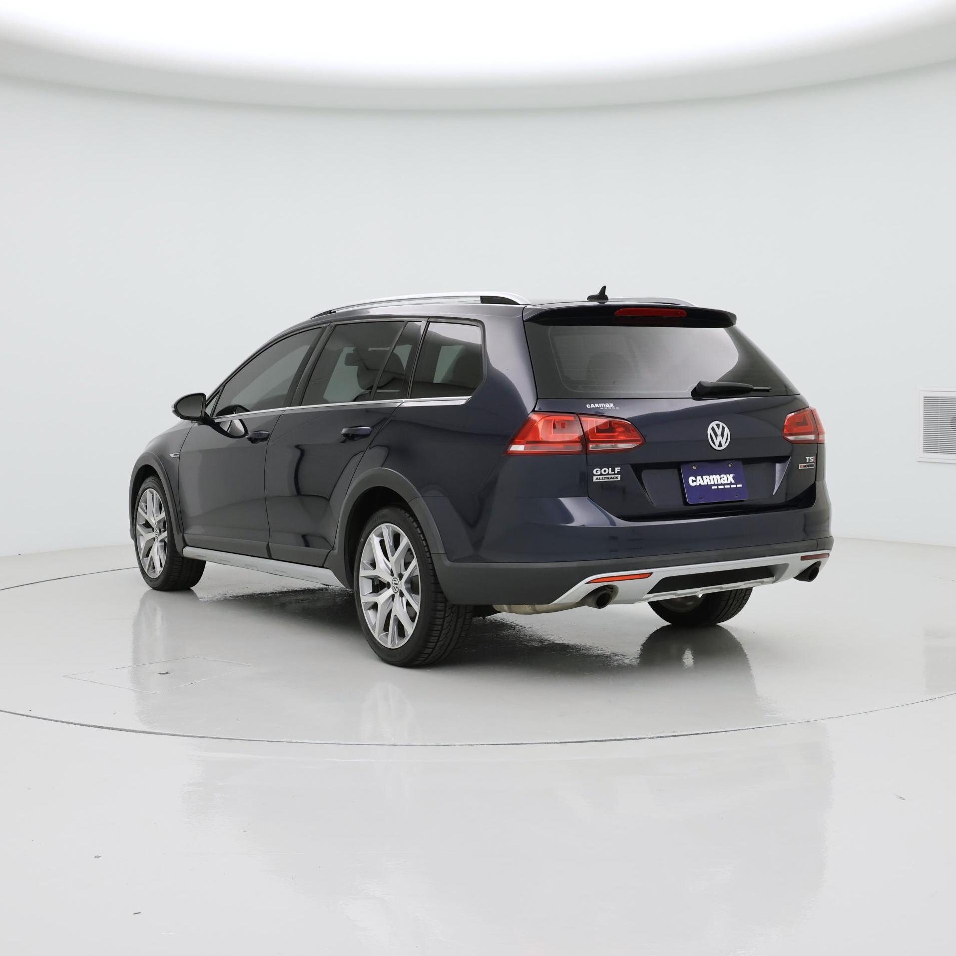 Thumbnail: 2017 Volkswagen Golf - 2