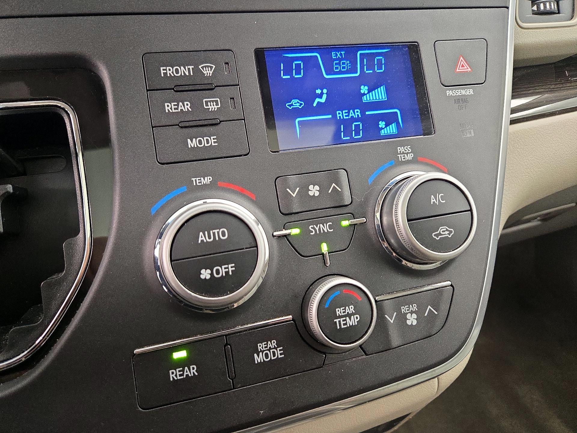 Thumbnail: 2016 Toyota Sienna - 16