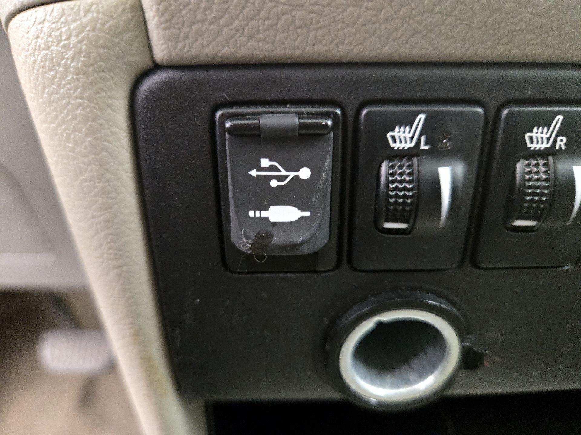 Thumbnail: 2016 Toyota Sienna - 18