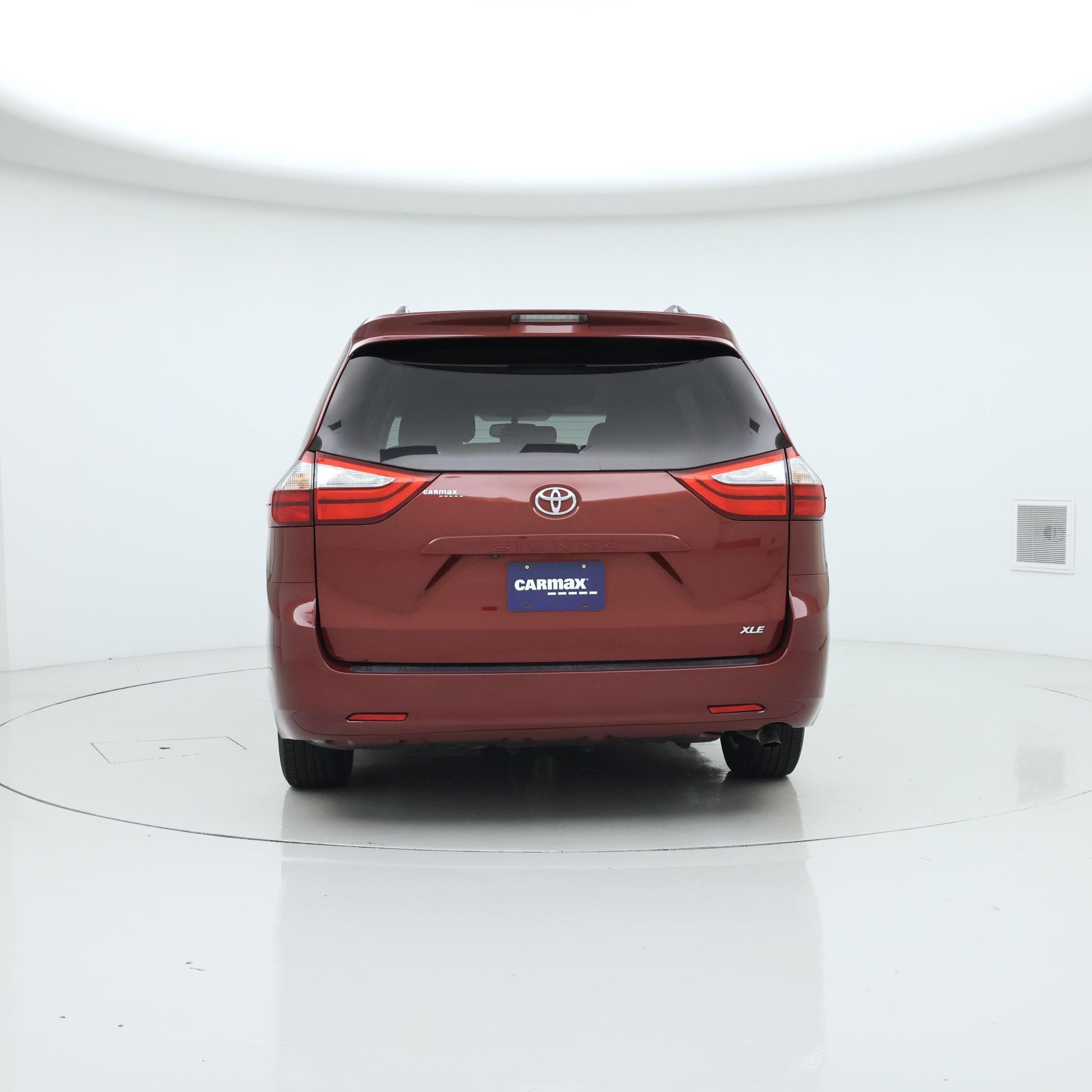 Thumbnail: 2016 Toyota Sienna - 6