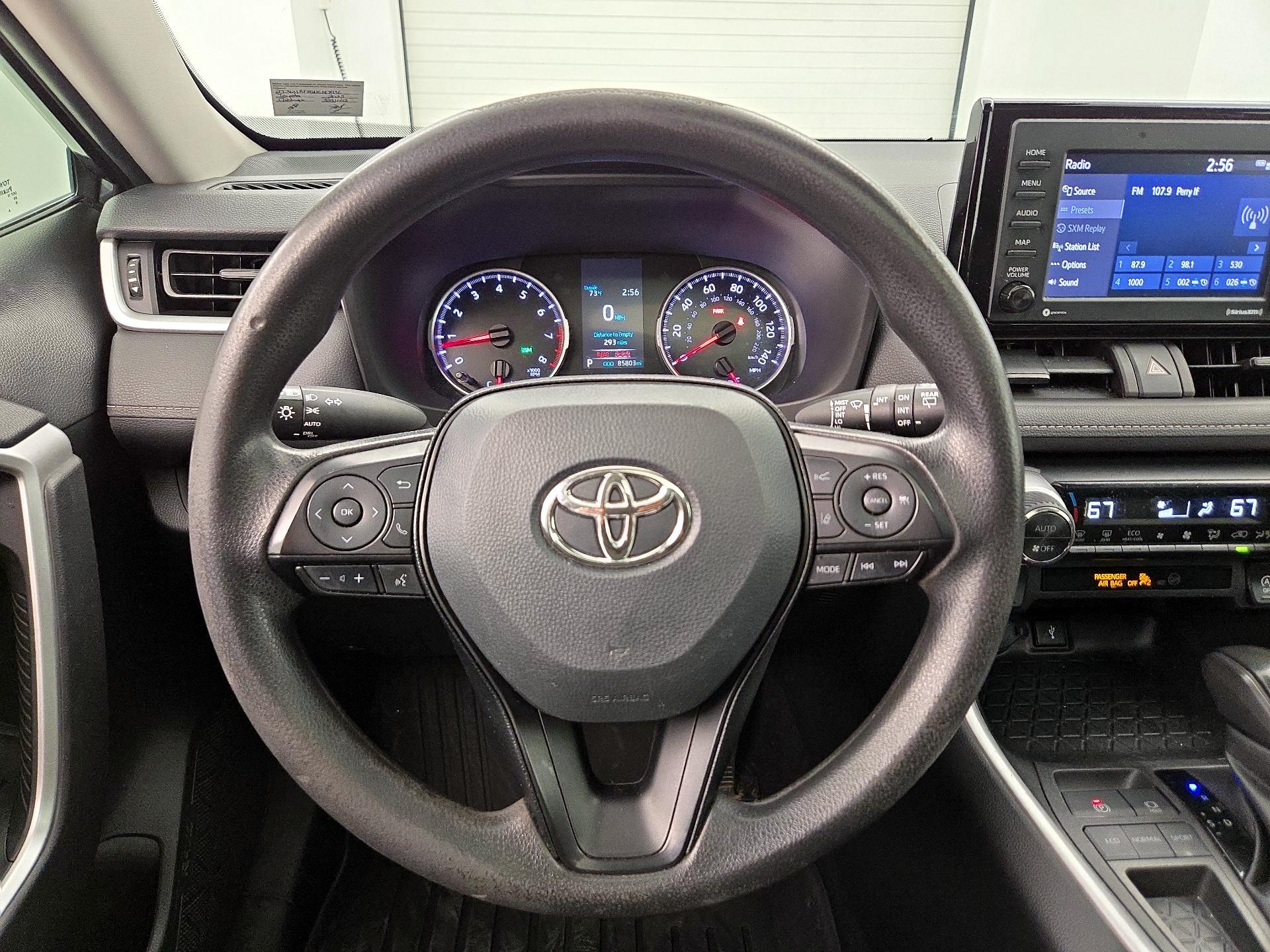 Thumbnail: 2022 Toyota RAV4 - 10