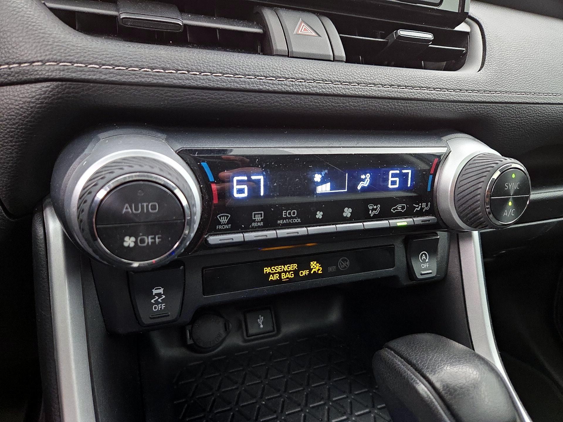 Thumbnail: 2022 Toyota RAV4 - 16