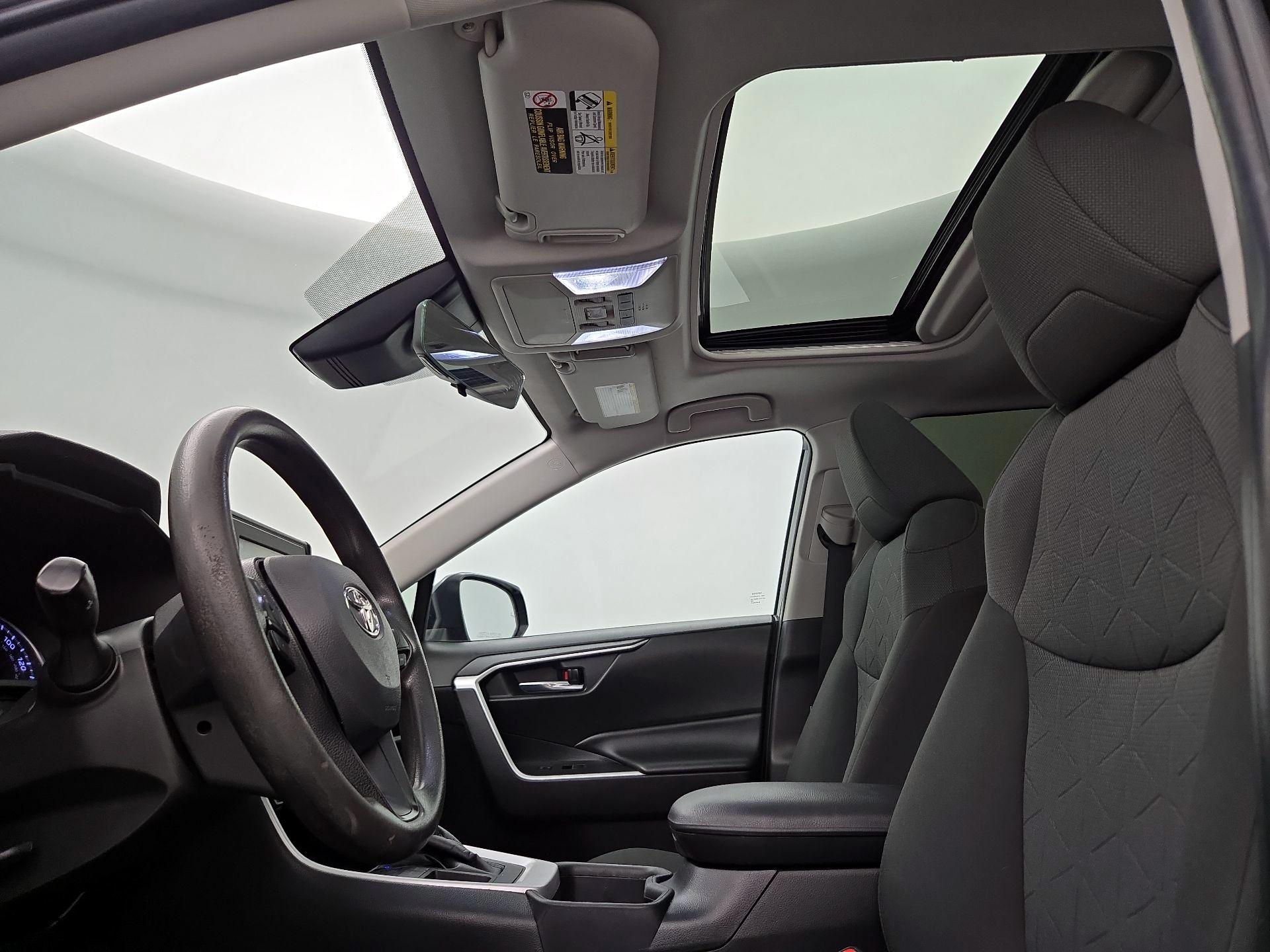 Thumbnail: 2022 Toyota RAV4 - 19