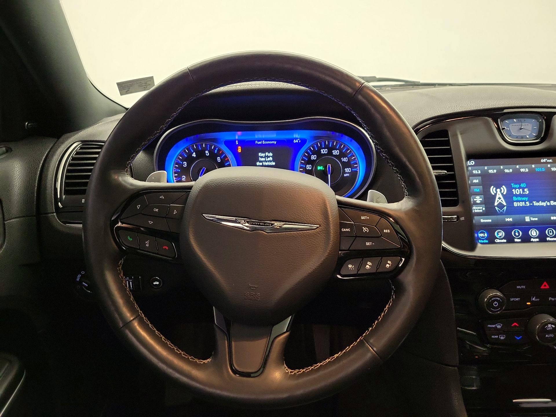 Thumbnail: 2022 Chrysler 300 - 10