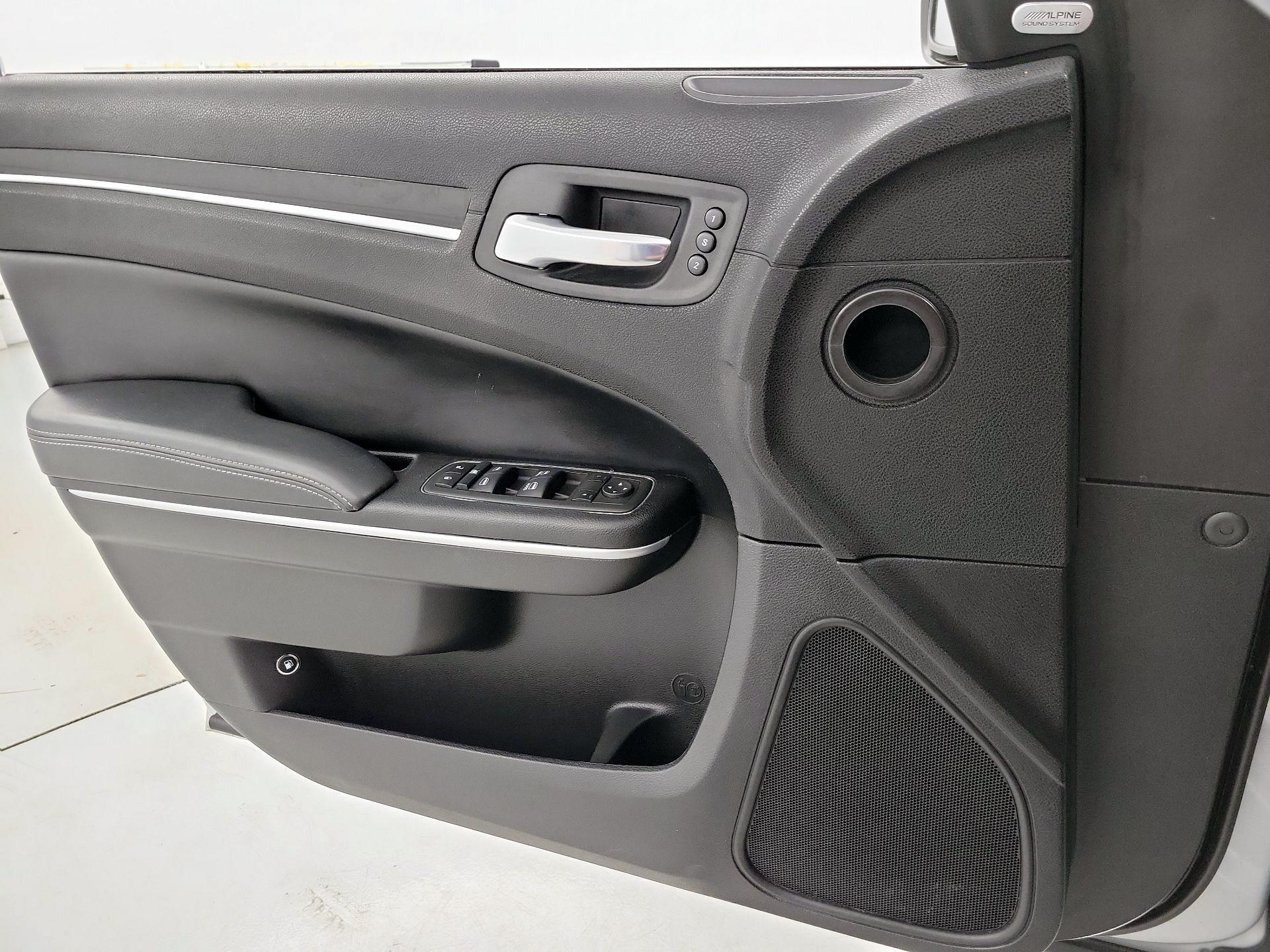 Thumbnail: 2022 Chrysler 300 - 12