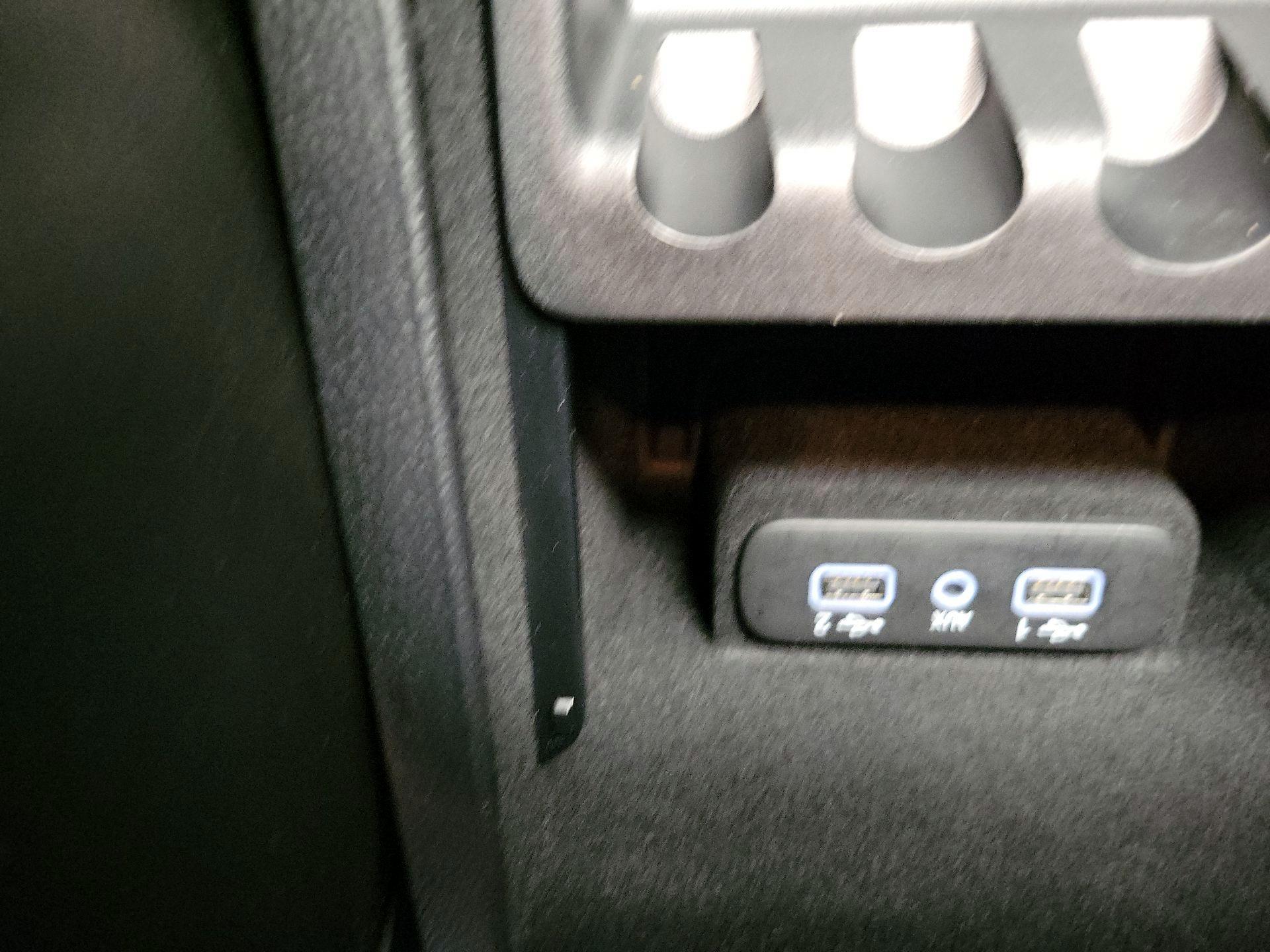 Thumbnail: 2022 Chrysler 300 - 18