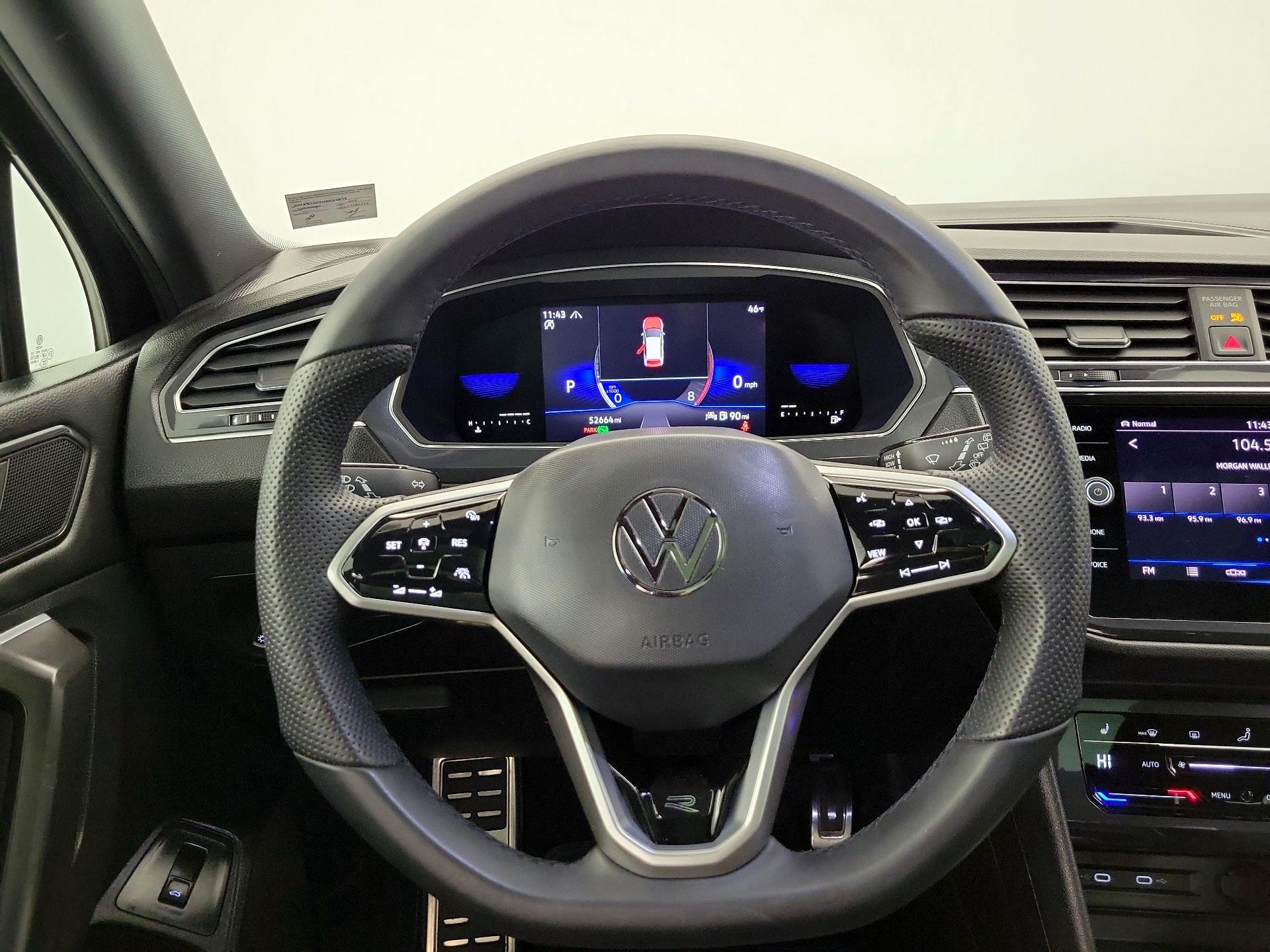 Thumbnail: 2022 Volkswagen Tiguan - 10