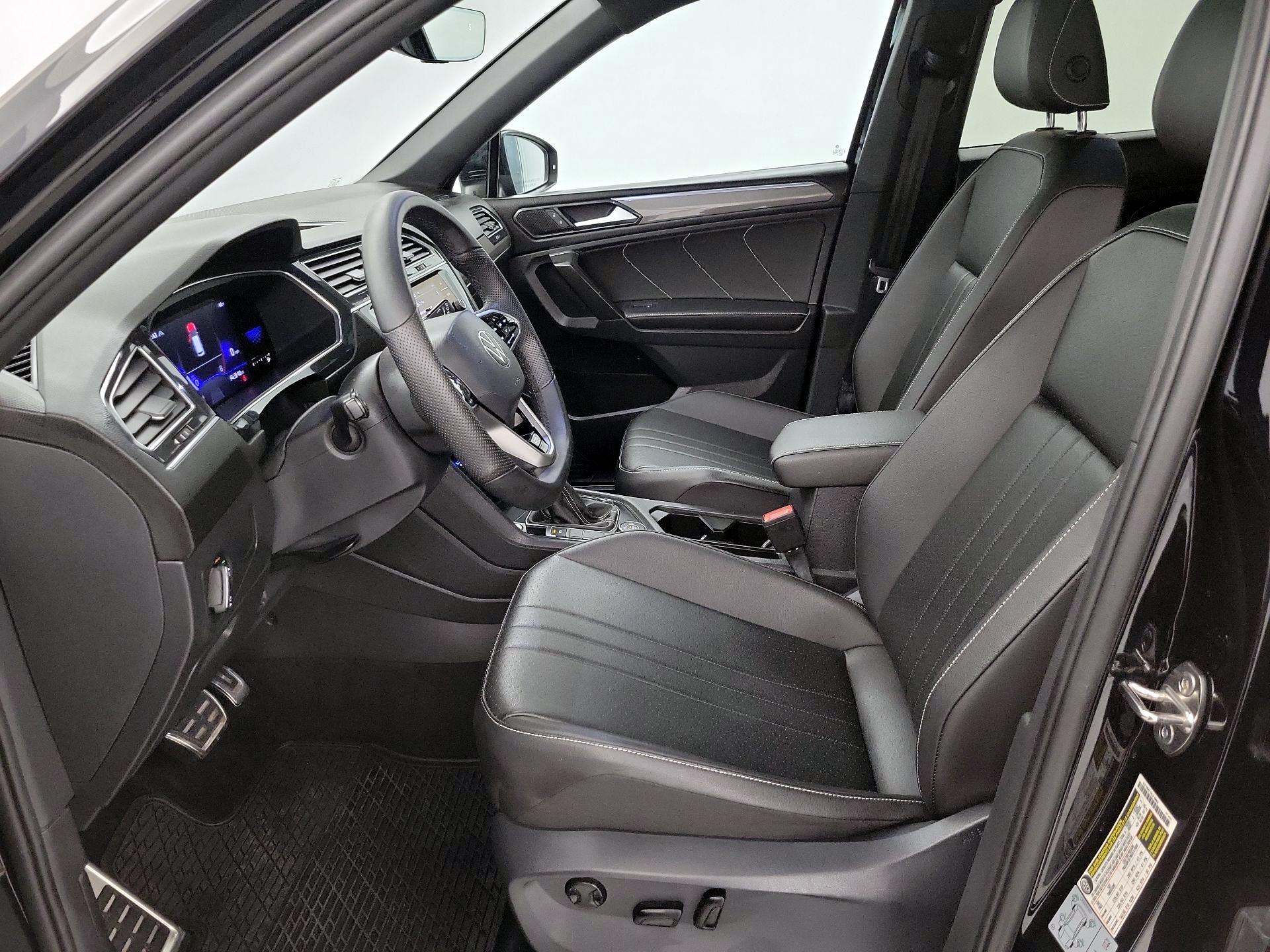 Thumbnail: 2022 Volkswagen Tiguan - 11