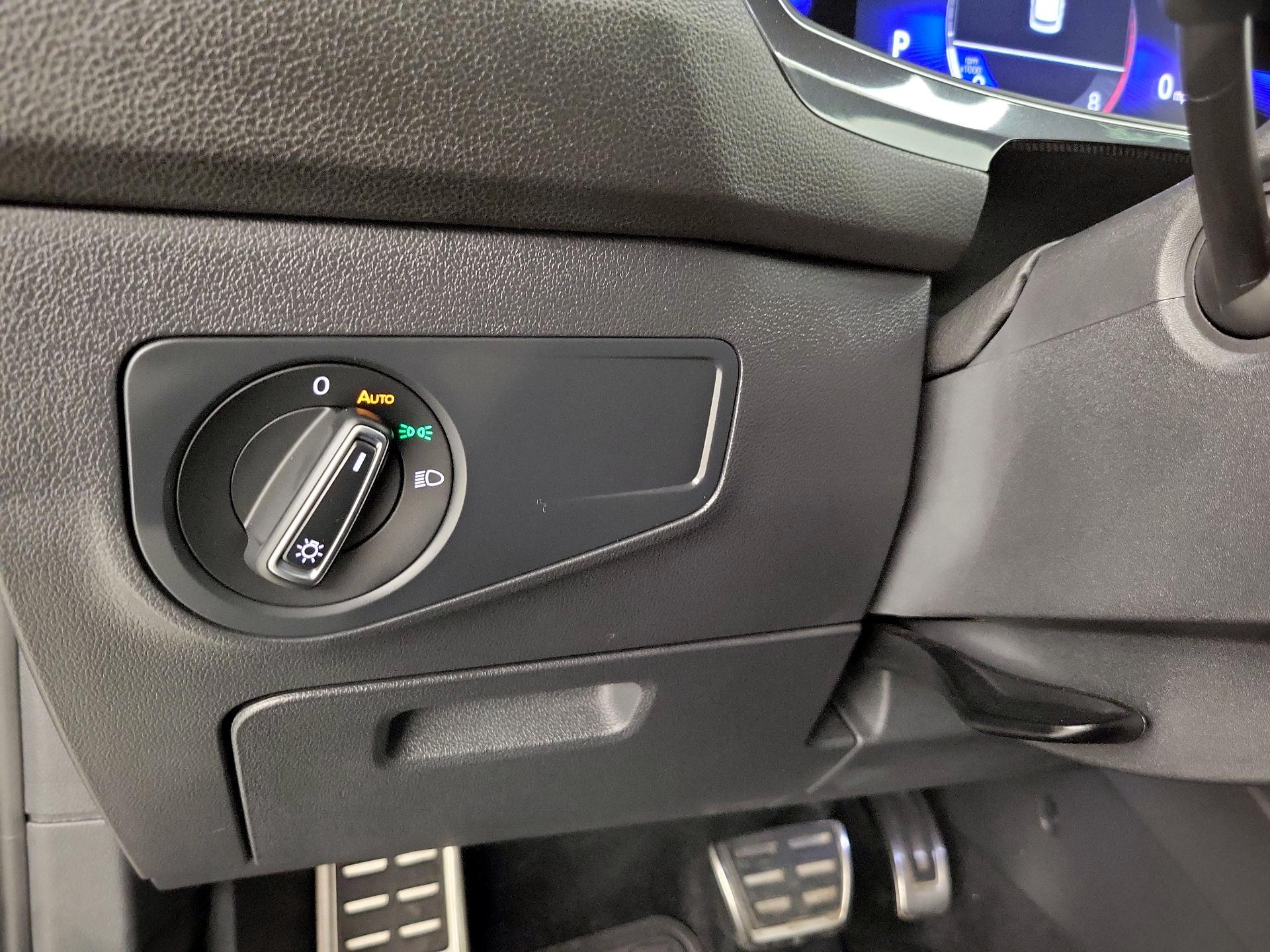 Thumbnail: 2022 Volkswagen Tiguan - 13