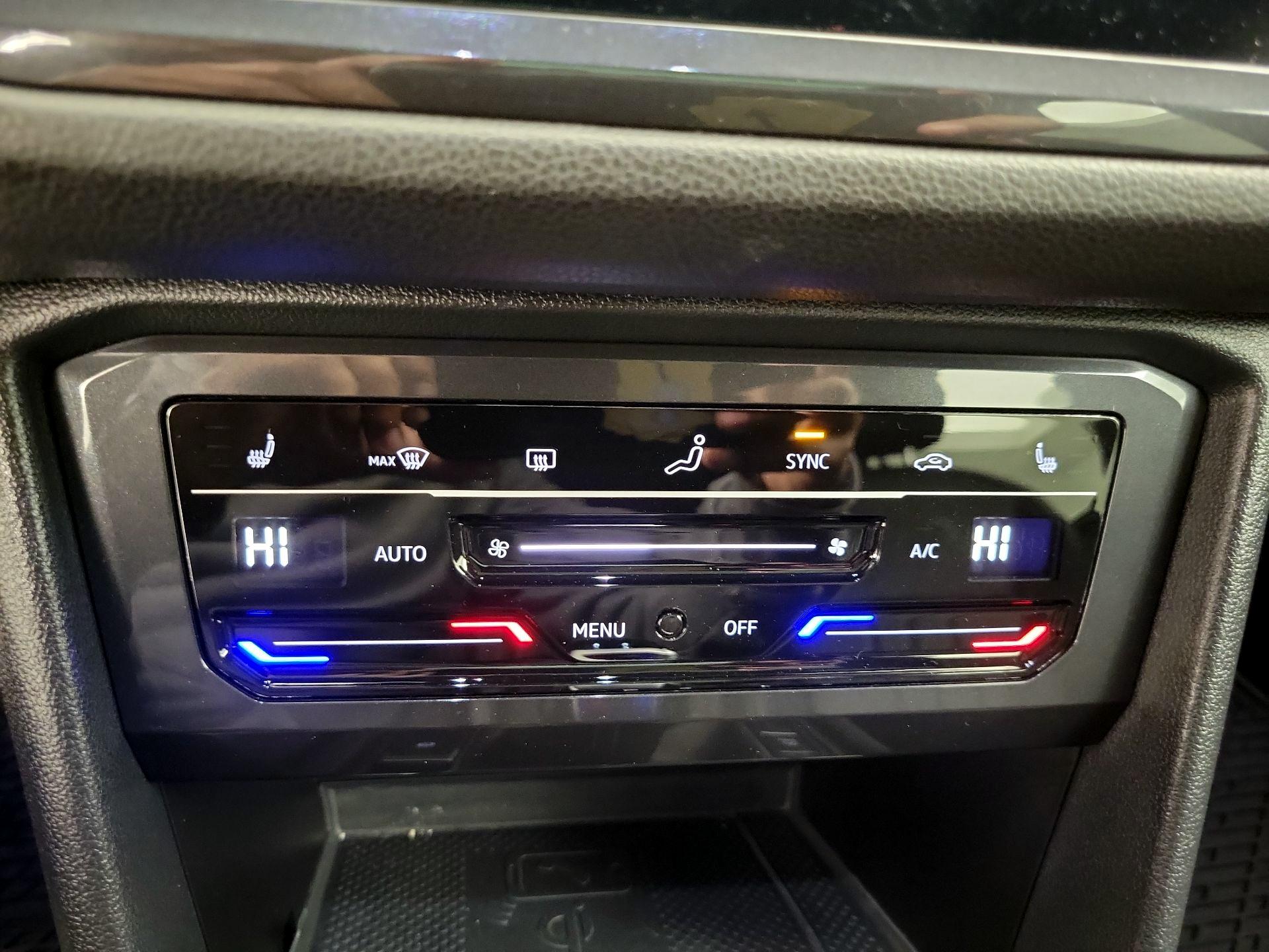 Thumbnail: 2022 Volkswagen Tiguan - 16