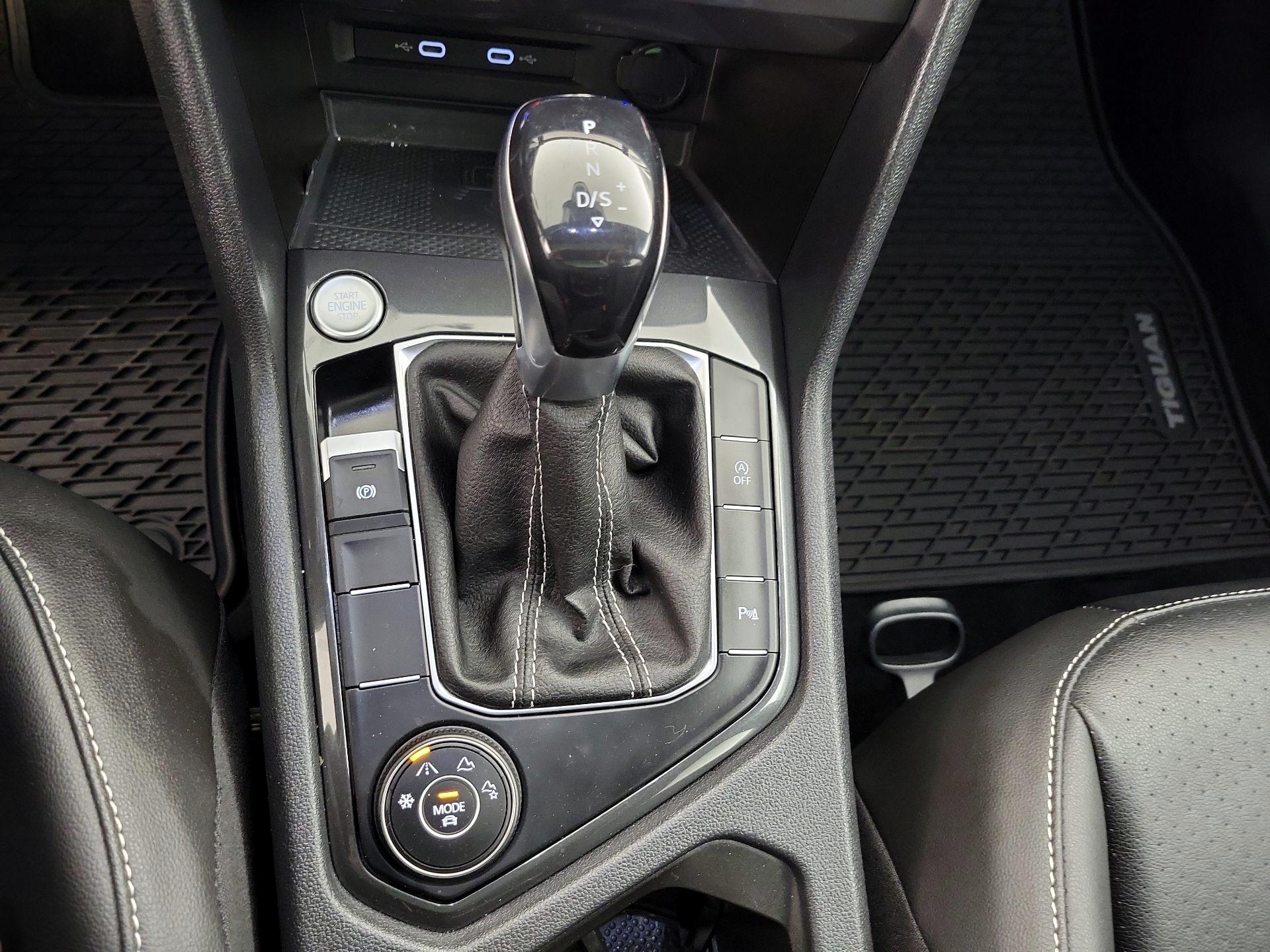 Thumbnail: 2022 Volkswagen Tiguan - 17