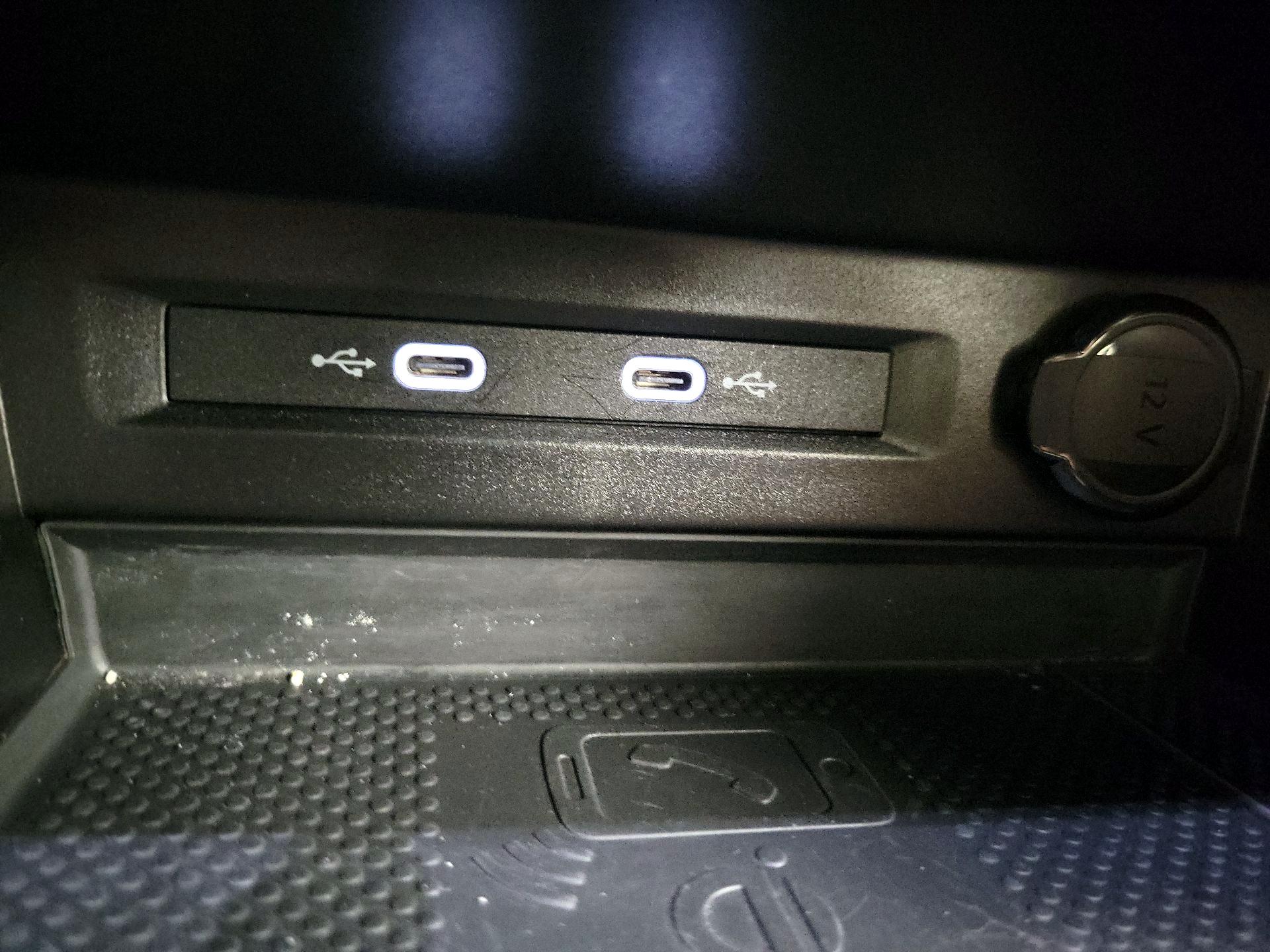 Thumbnail: 2022 Volkswagen Tiguan - 18