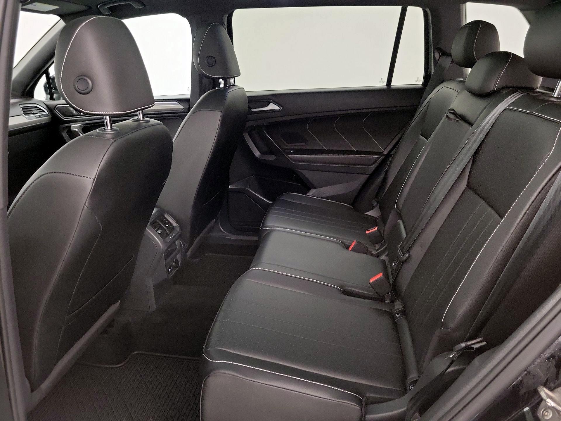 Thumbnail: 2022 Volkswagen Tiguan - 20