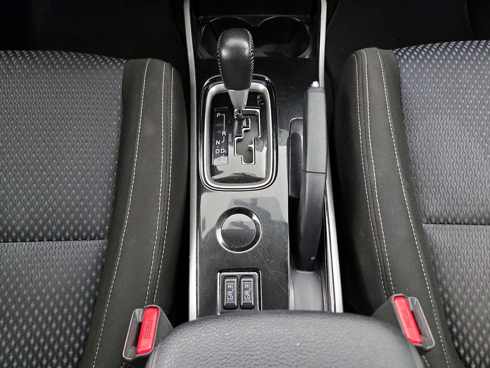 Thumbnail: 2018 Mitsubishi Outlander - 16