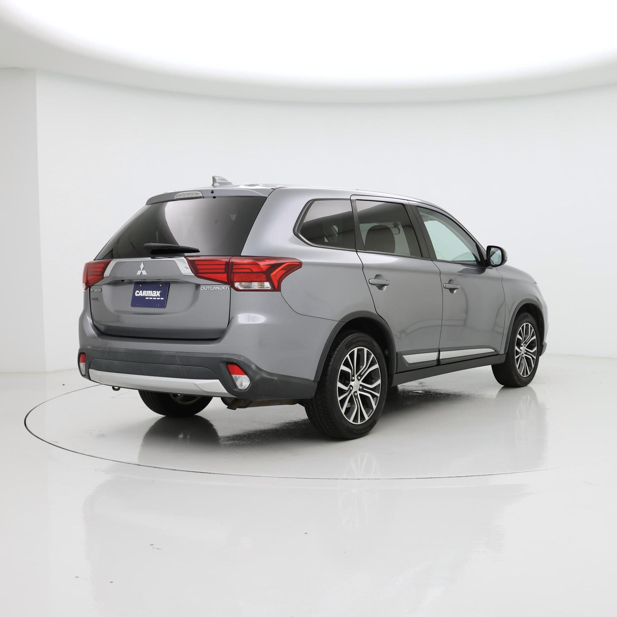 Thumbnail: 2018 Mitsubishi Outlander - 8