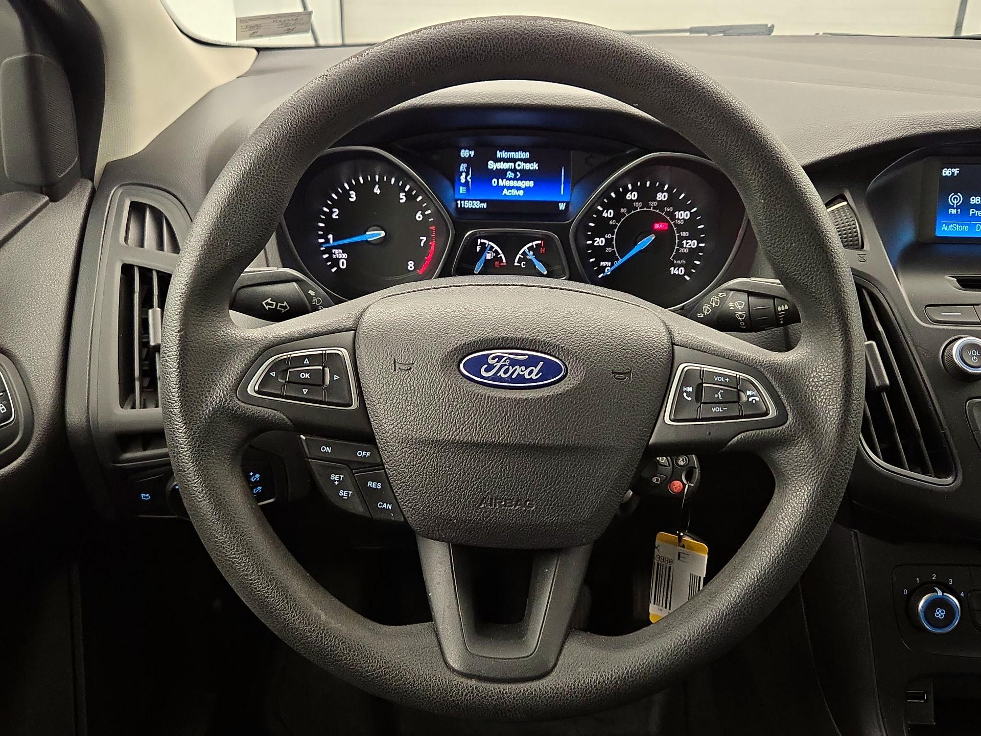 Thumbnail: 2015 Ford Focus - 10