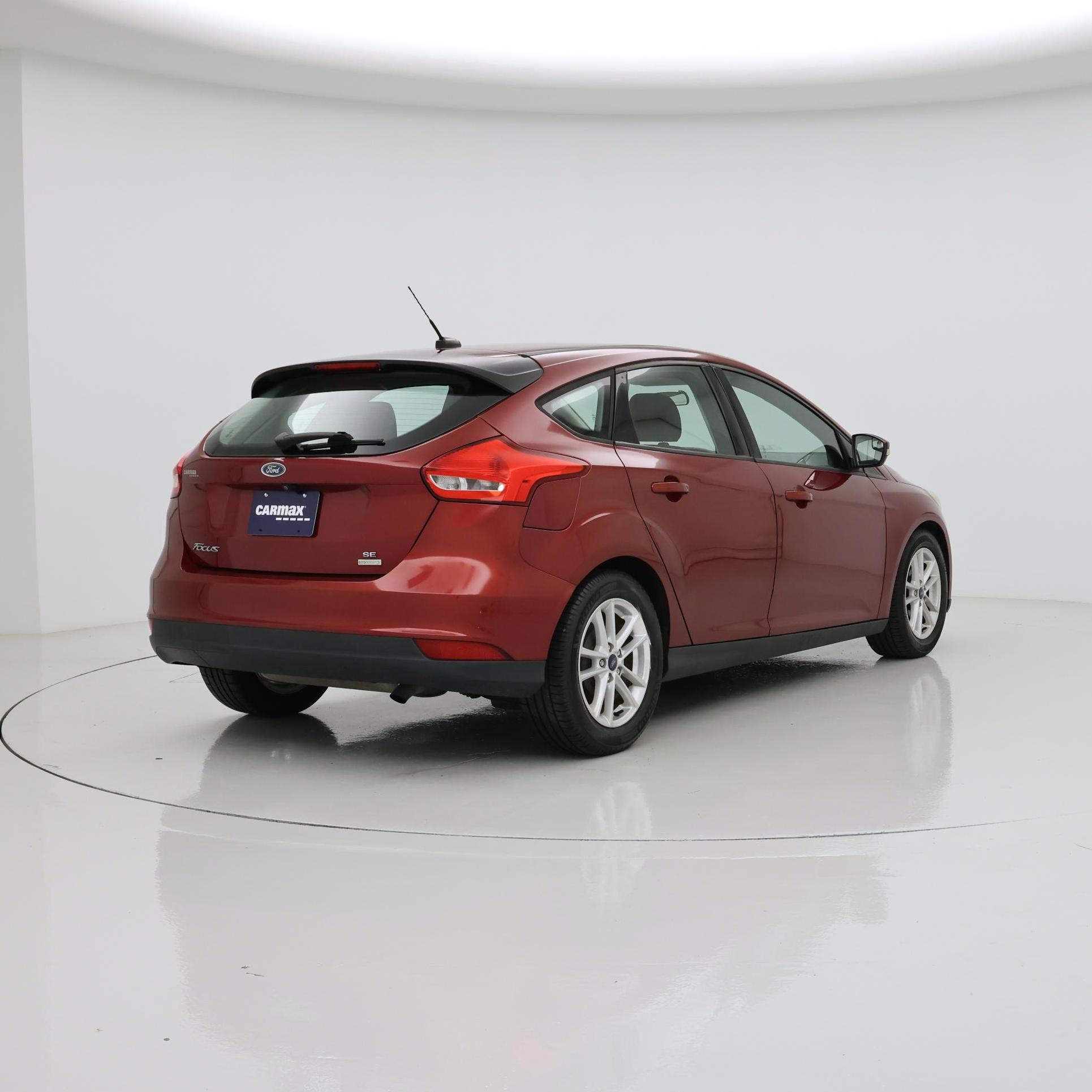 Thumbnail: 2015 Ford Focus - 8