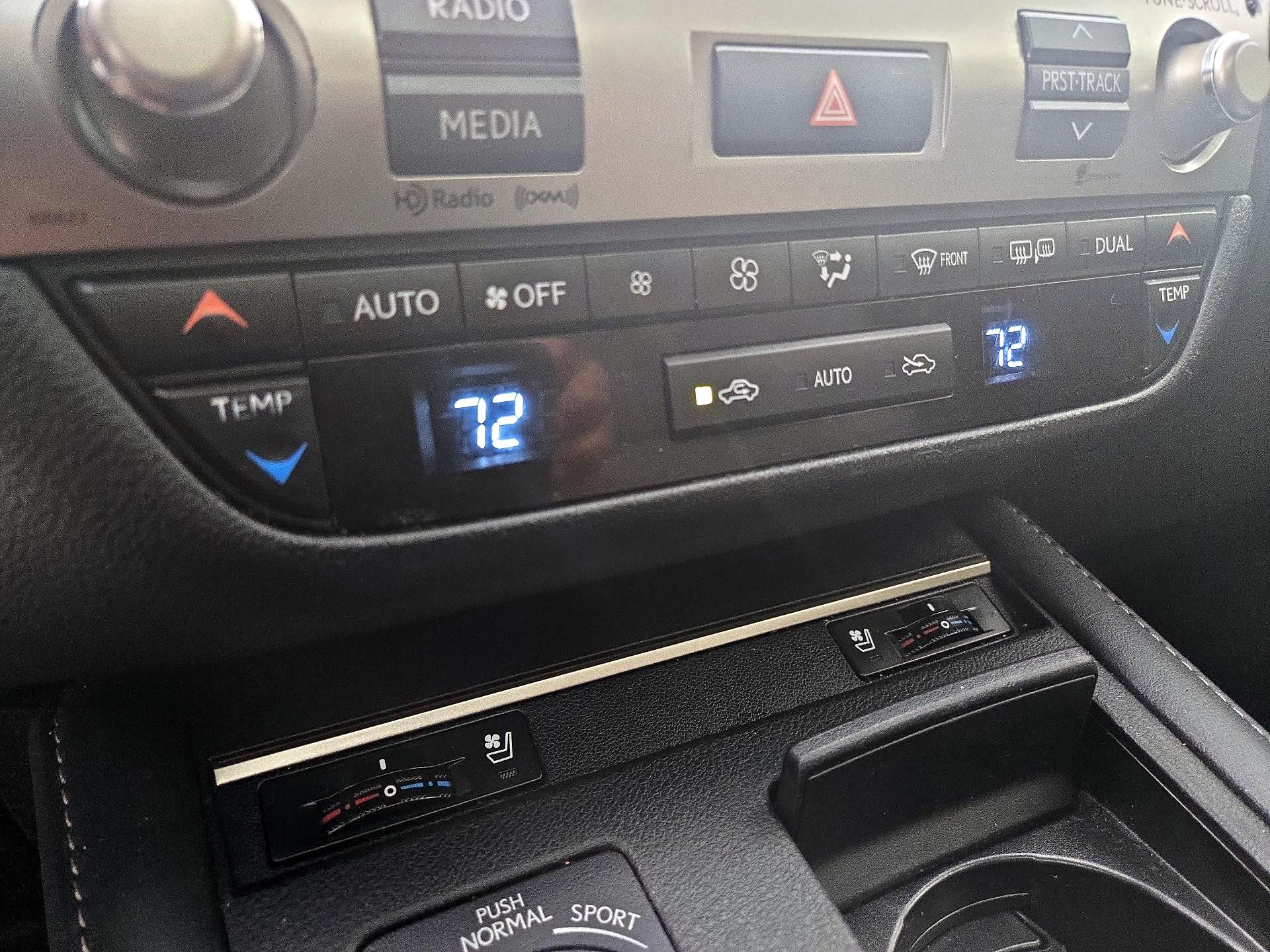 Thumbnail: 2016 Lexus ES - 16