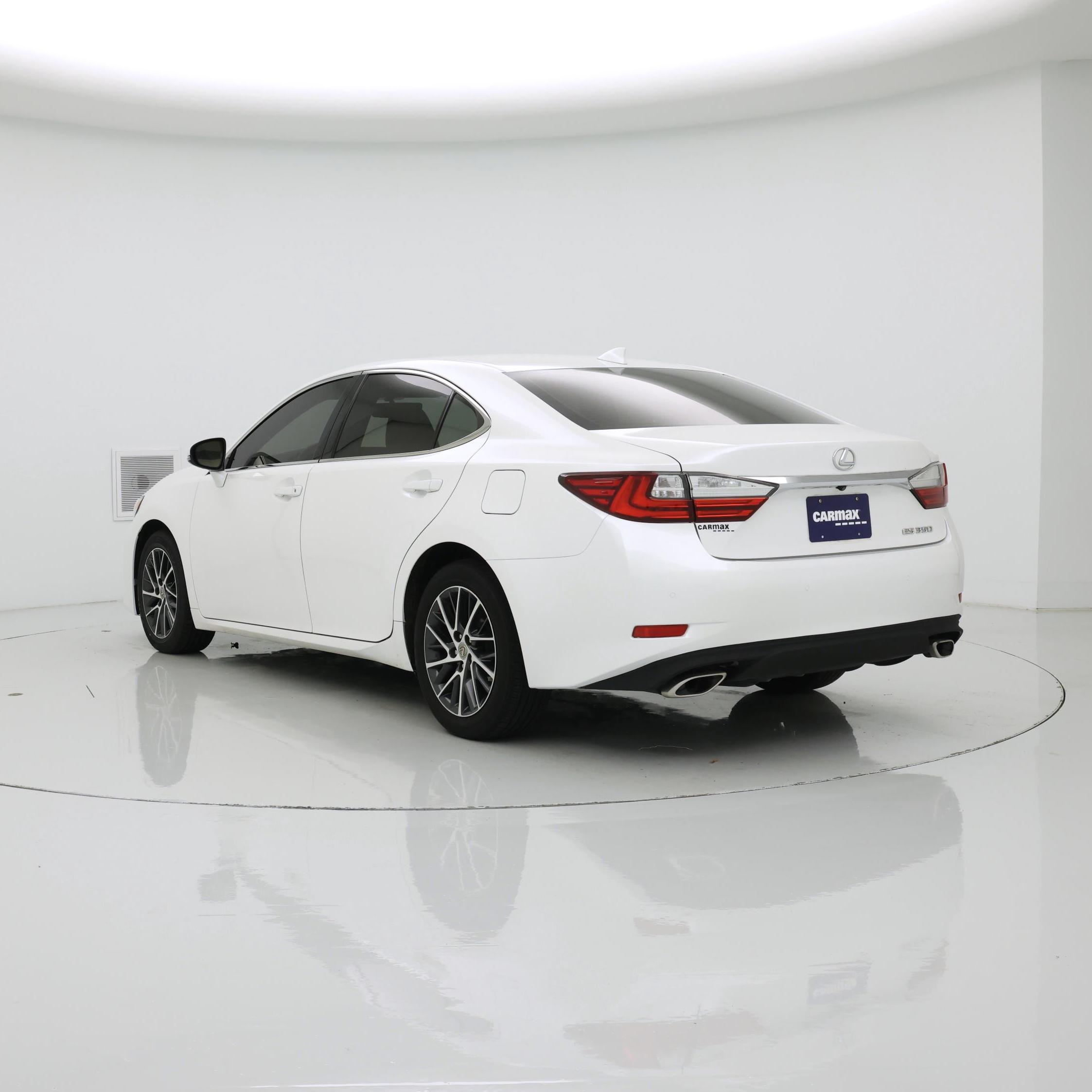 Thumbnail: 2016 Lexus ES - 2