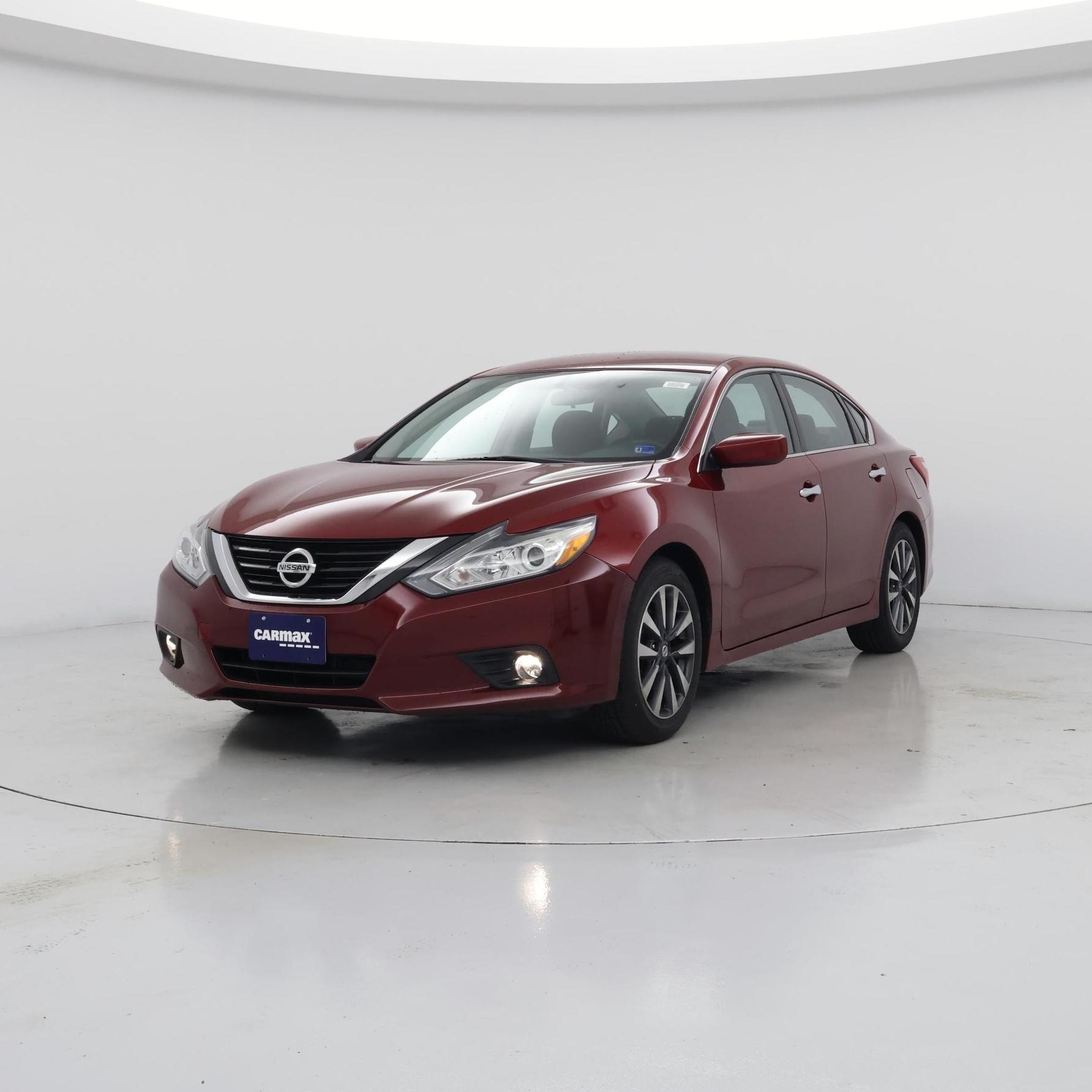 Thumbnail: 2017 Nissan Altima - 4