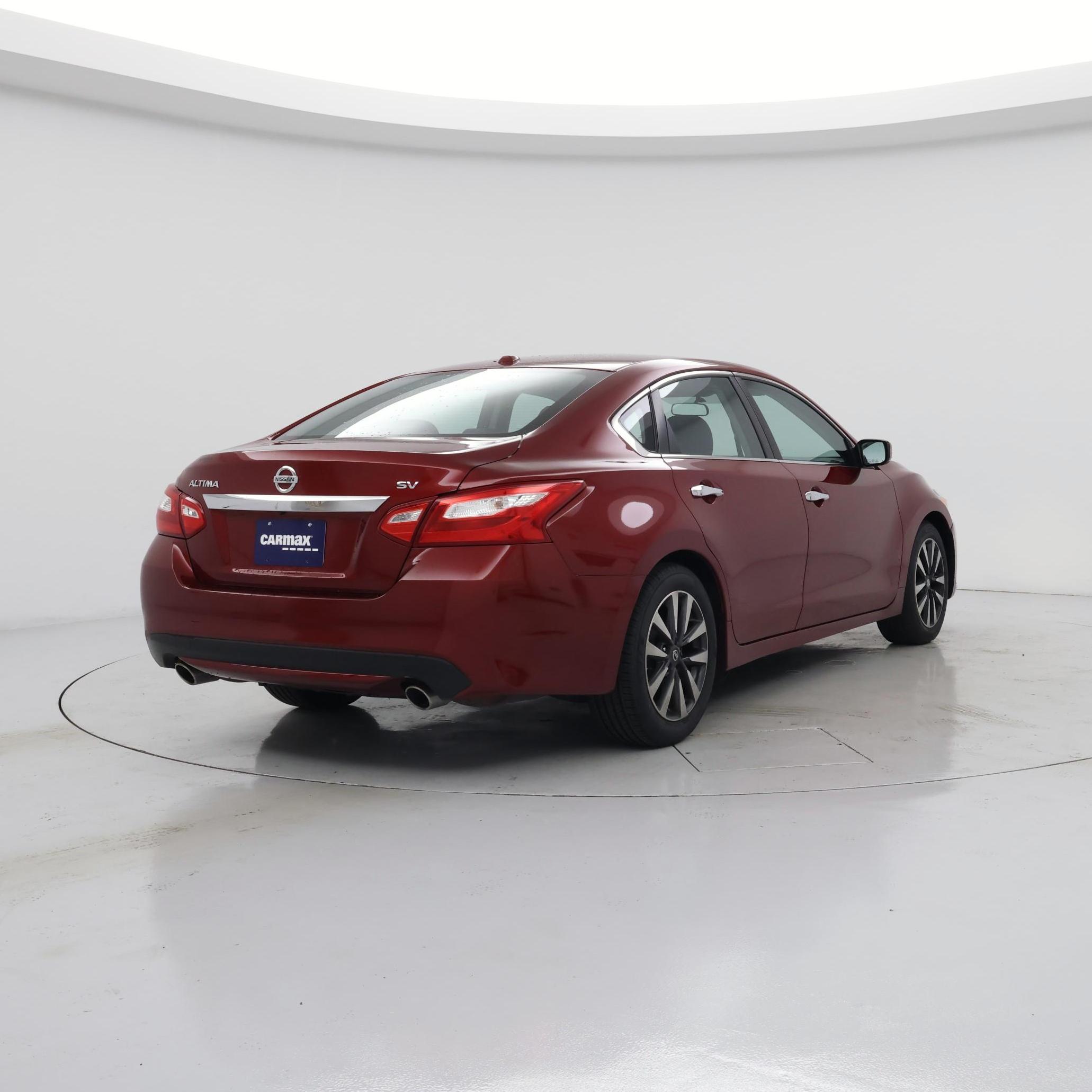Thumbnail: 2017 Nissan Altima - 8