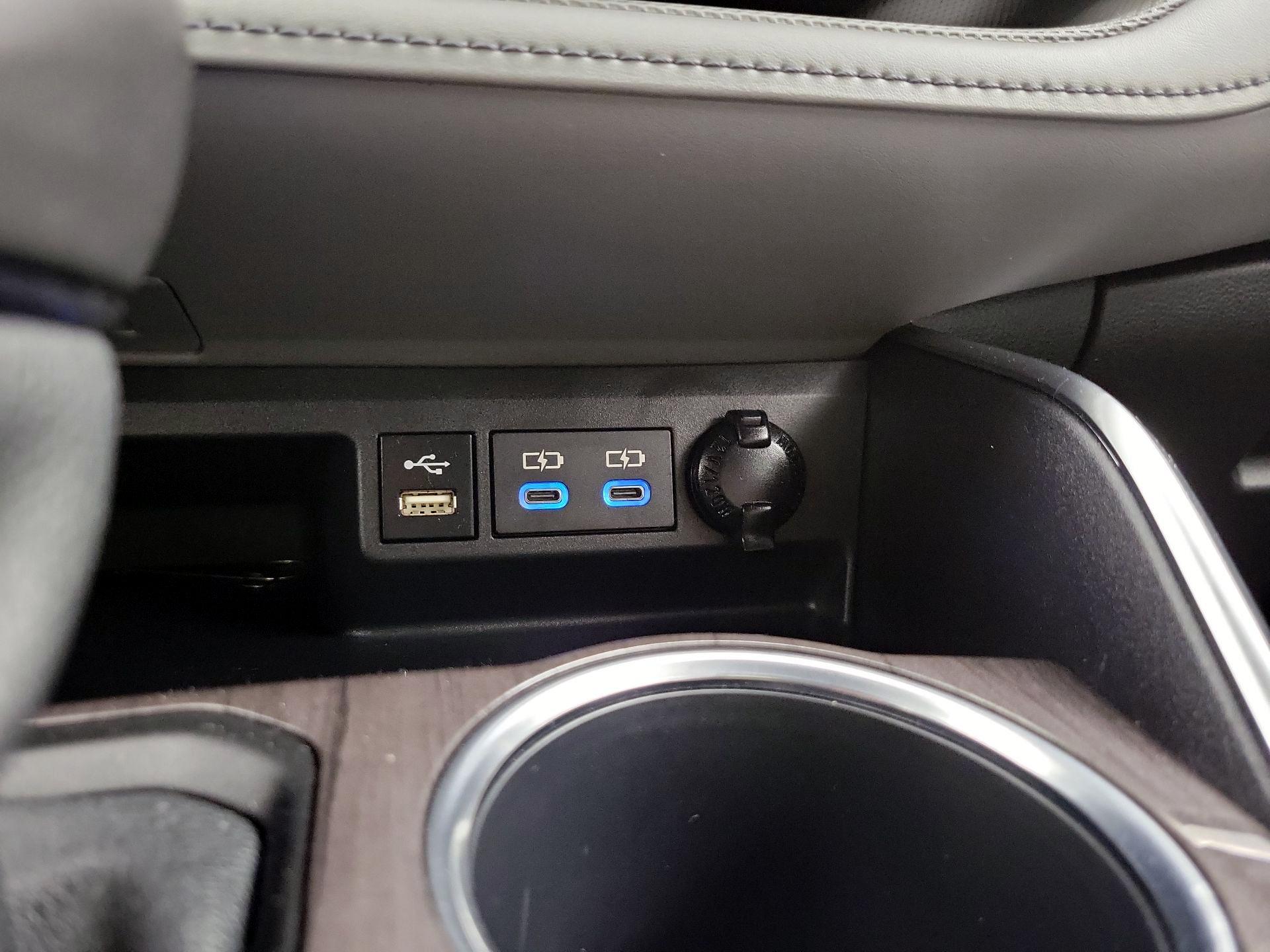 Thumbnail: 2022 Toyota Highlander - 18