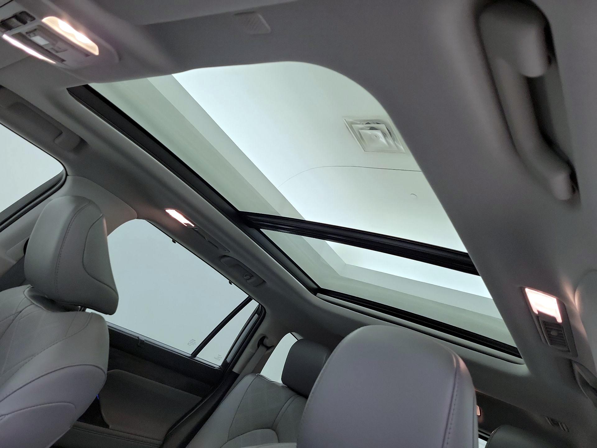 Thumbnail: 2022 Toyota Highlander - 20