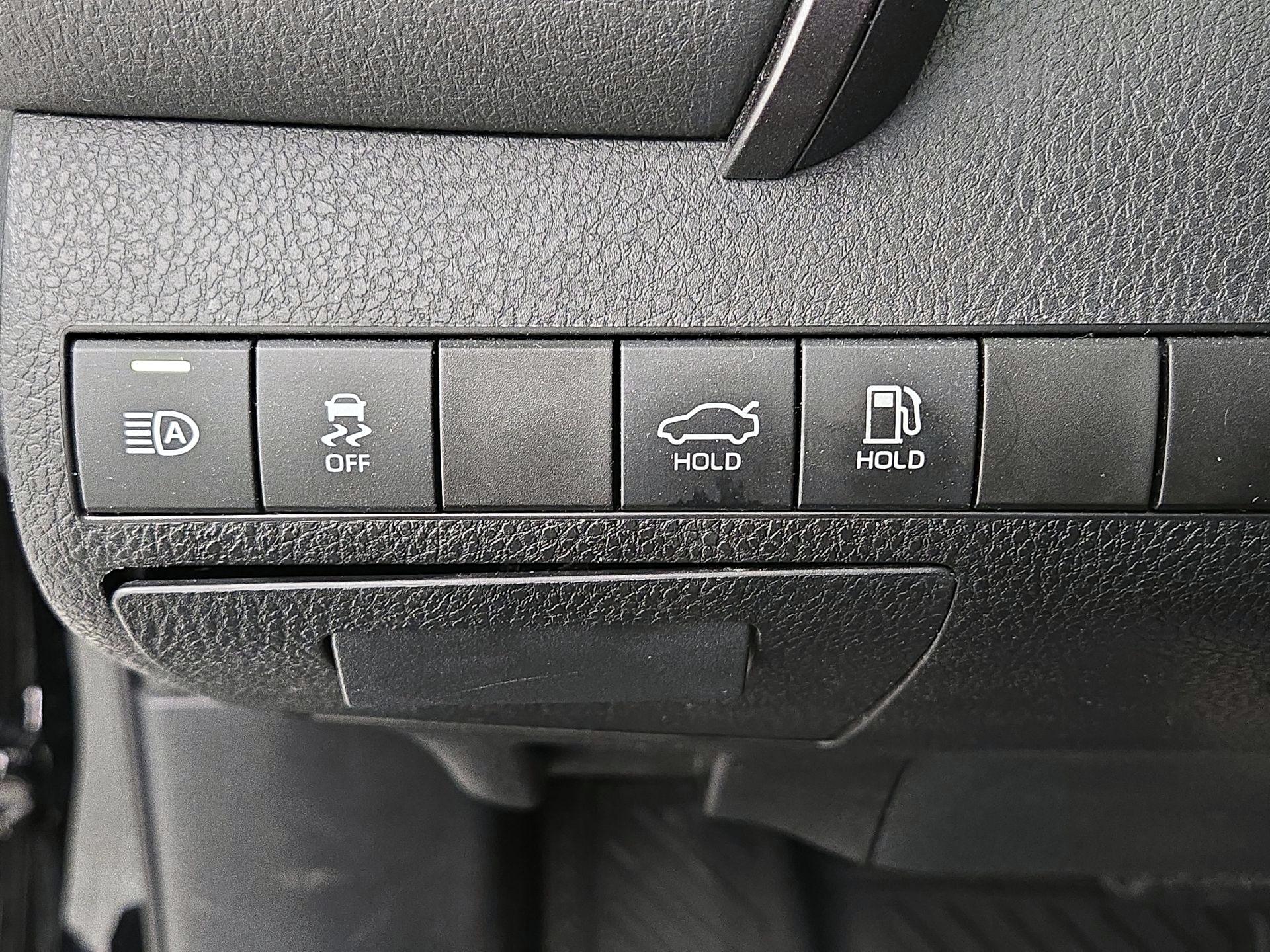 Thumbnail: 2020 Toyota Camry - 13