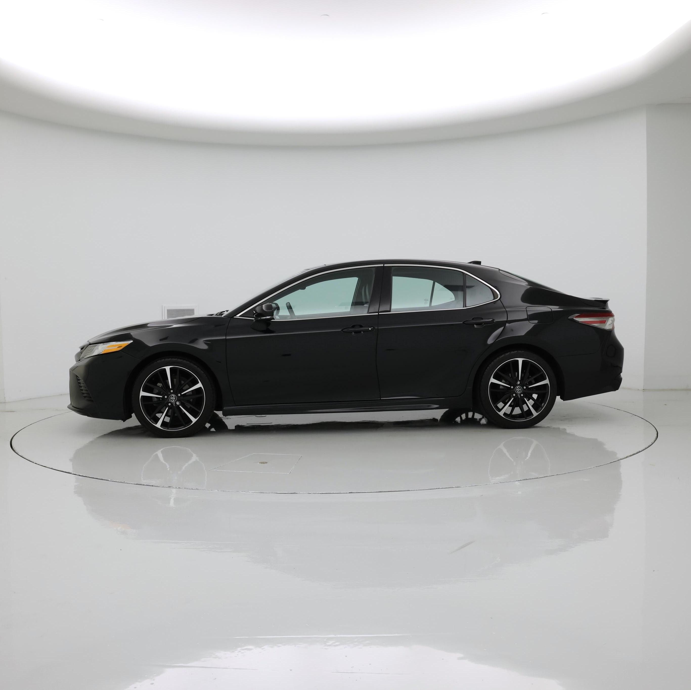 Thumbnail: 2020 Toyota Camry - 3
