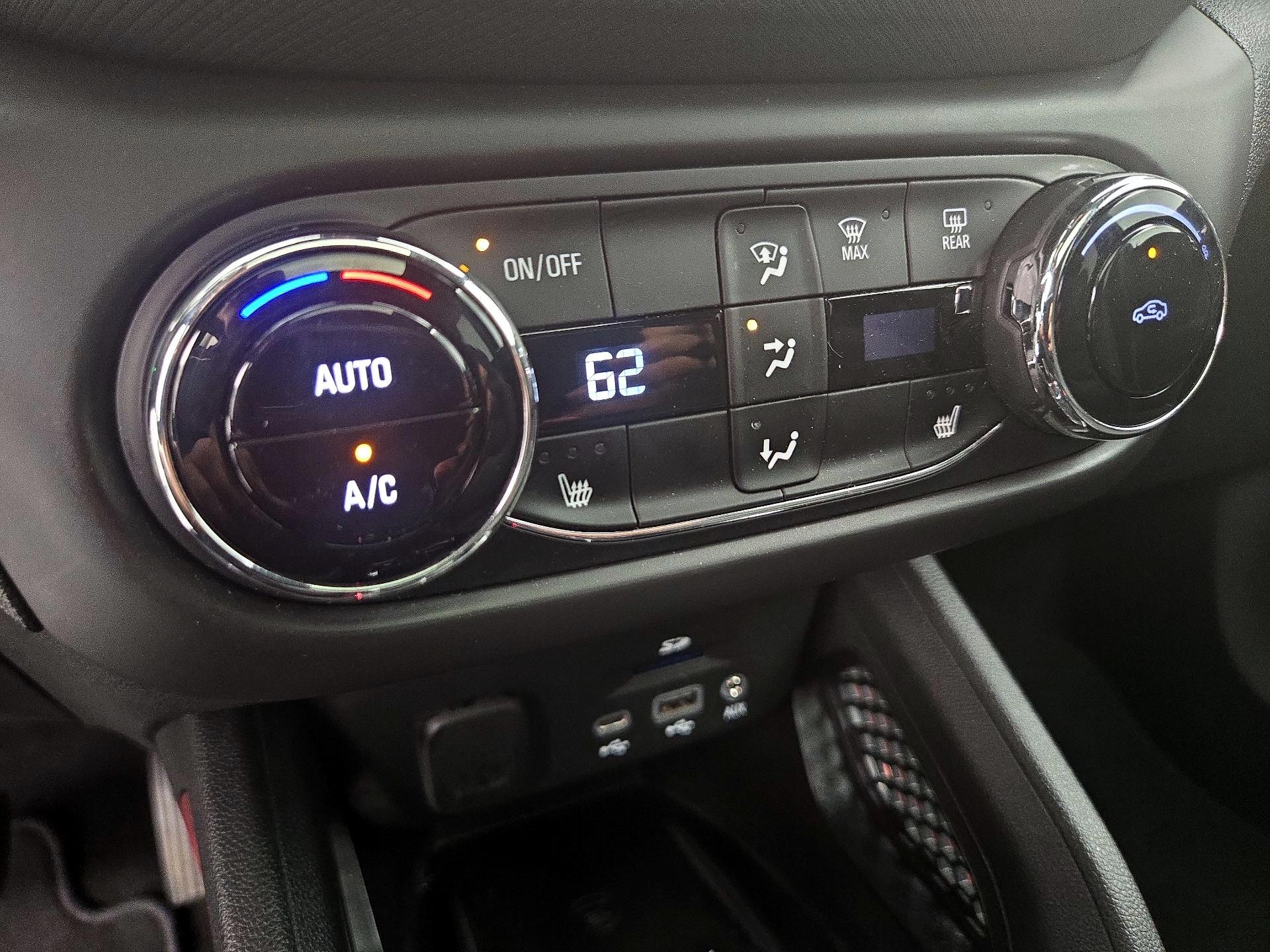 Thumbnail: 2022 Chevrolet TrailBlazer - 16