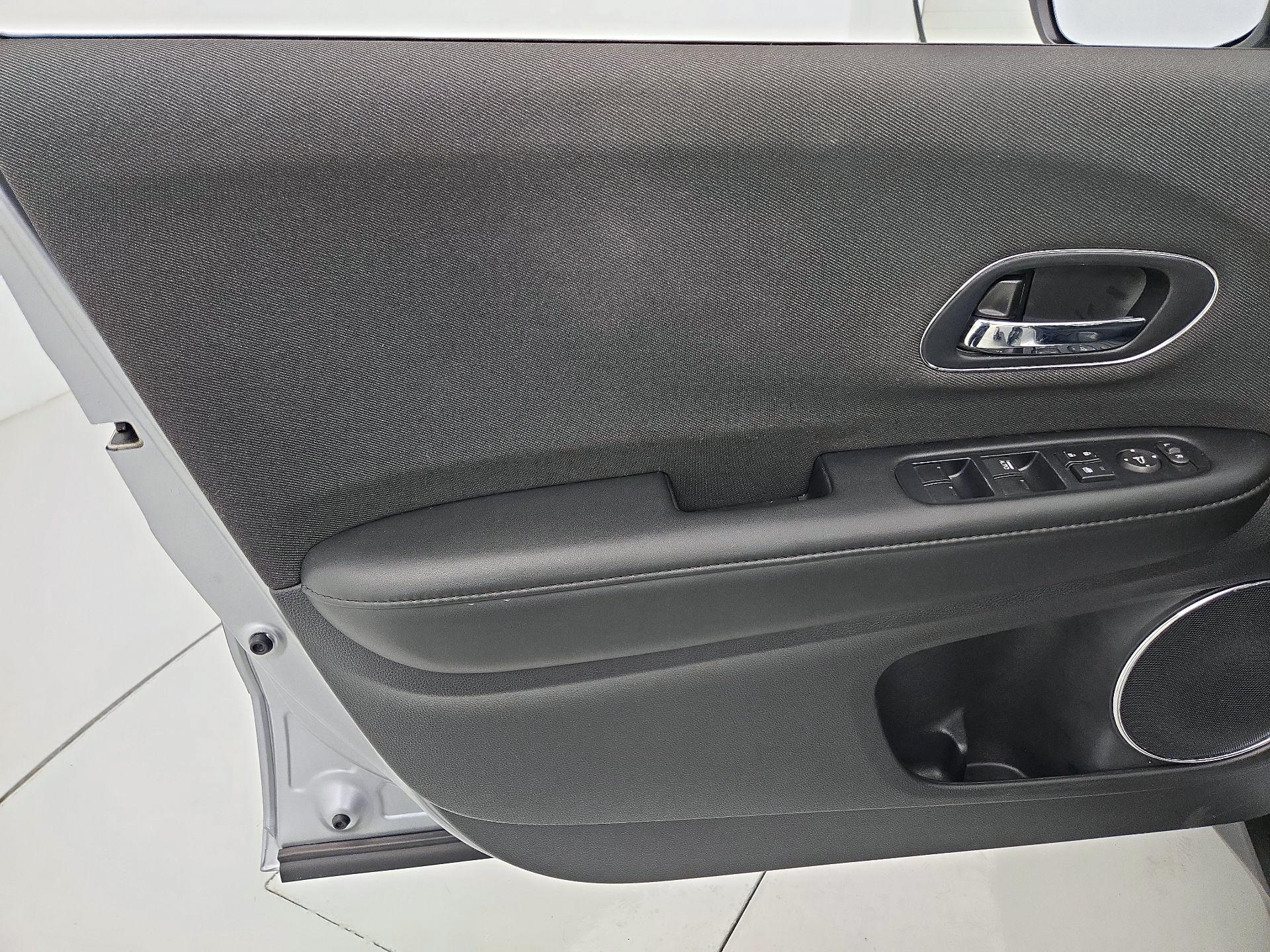 Thumbnail: 2019 Honda HR-V - 12