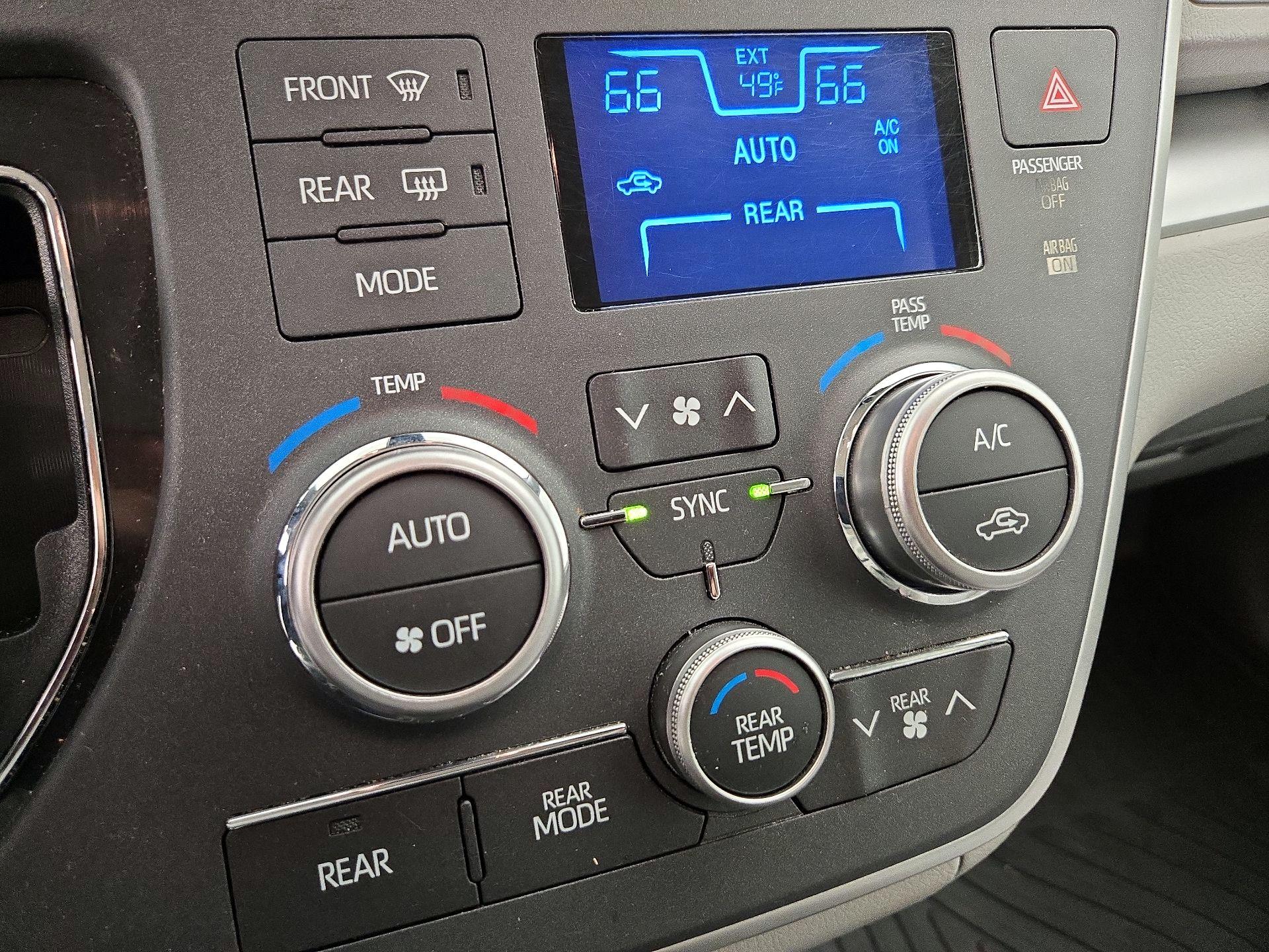 Thumbnail: 2020 Toyota Sienna - 16