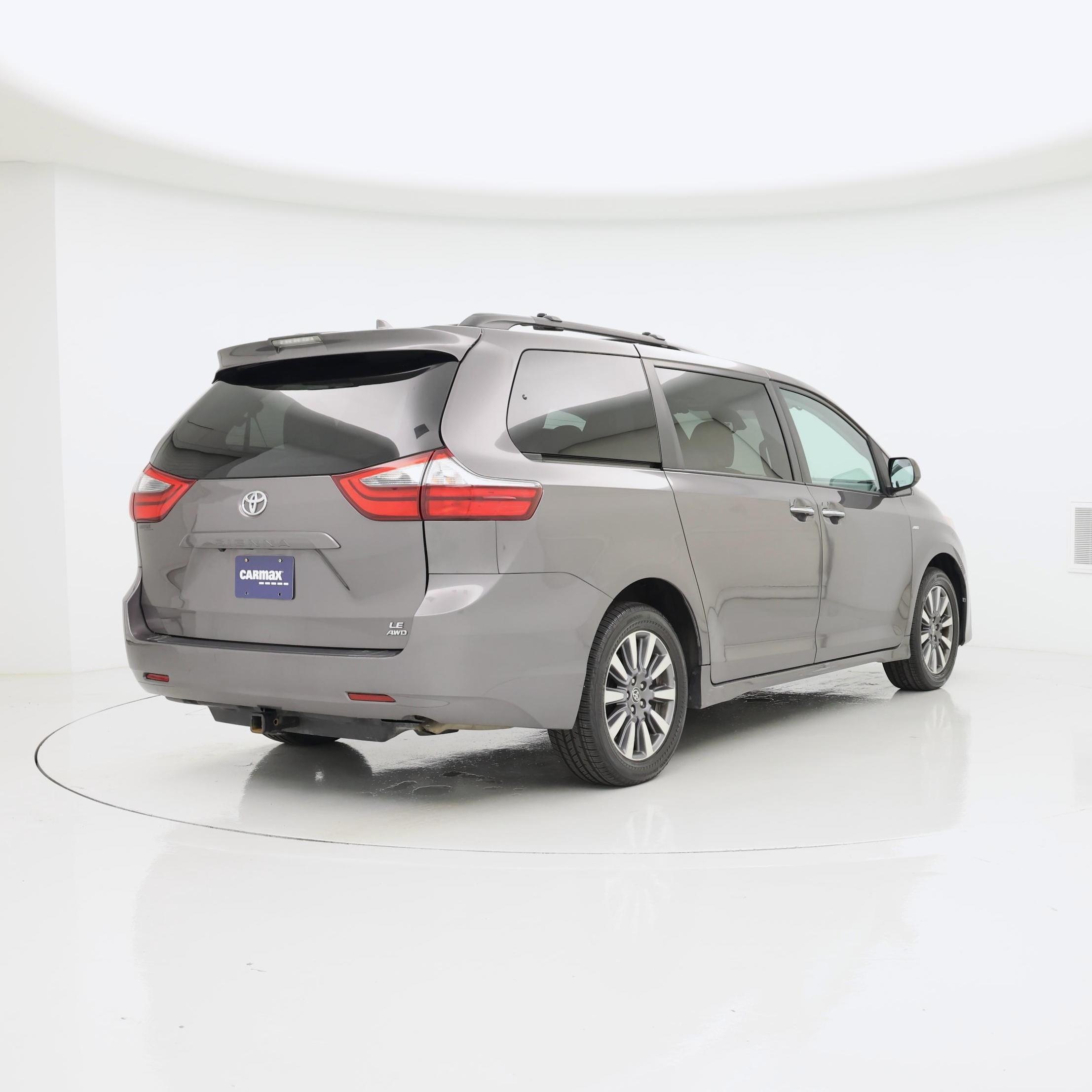 Thumbnail: 2020 Toyota Sienna - 8