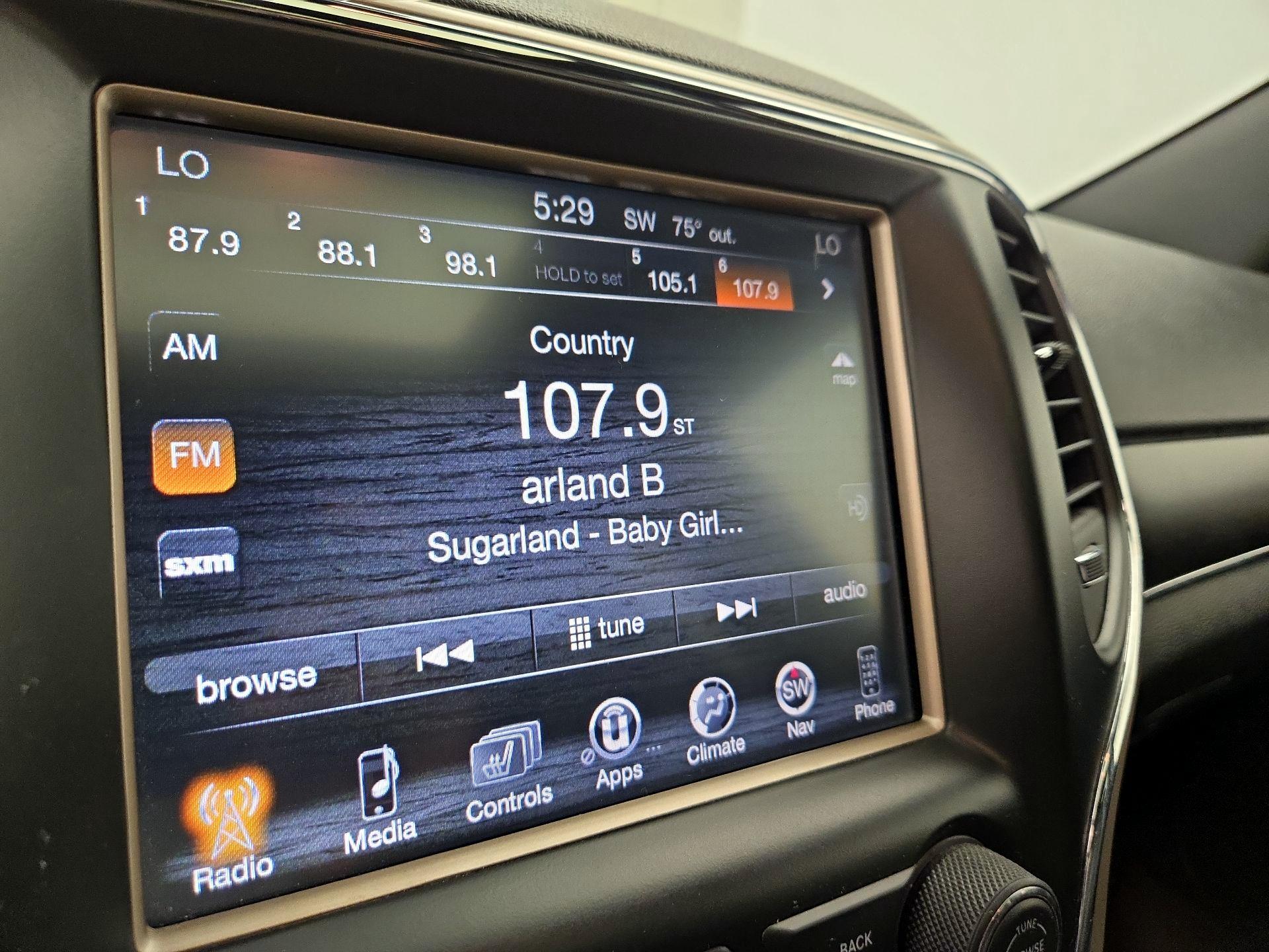 Thumbnail: 2014 Jeep Grand Cherokee - 16