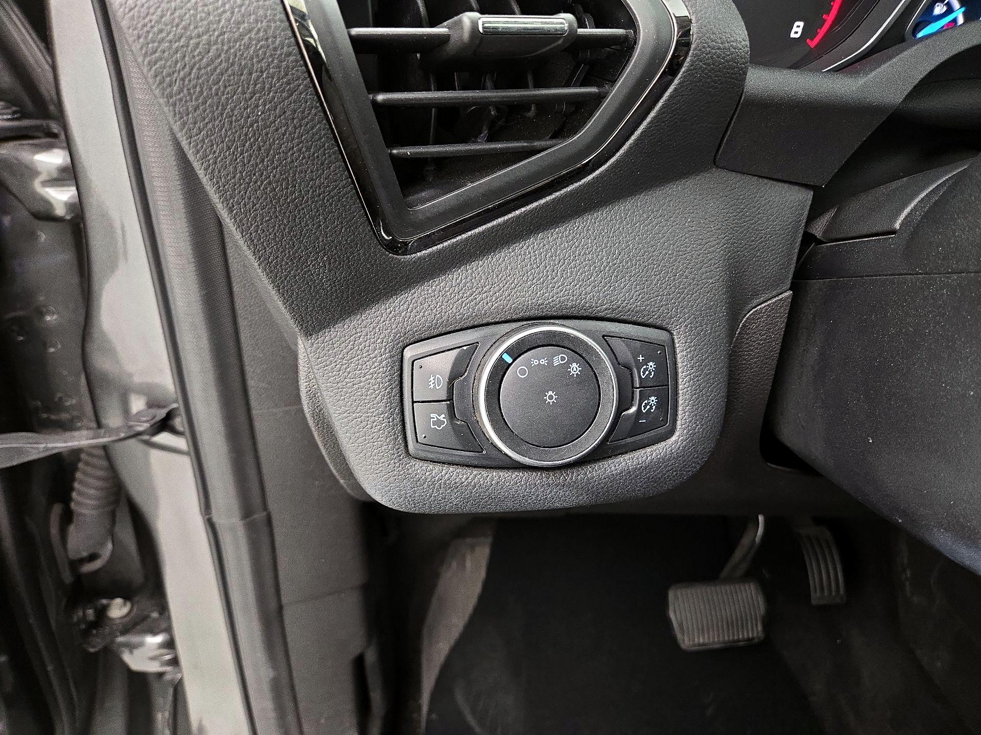 Thumbnail: 2016 Ford Escape - 13