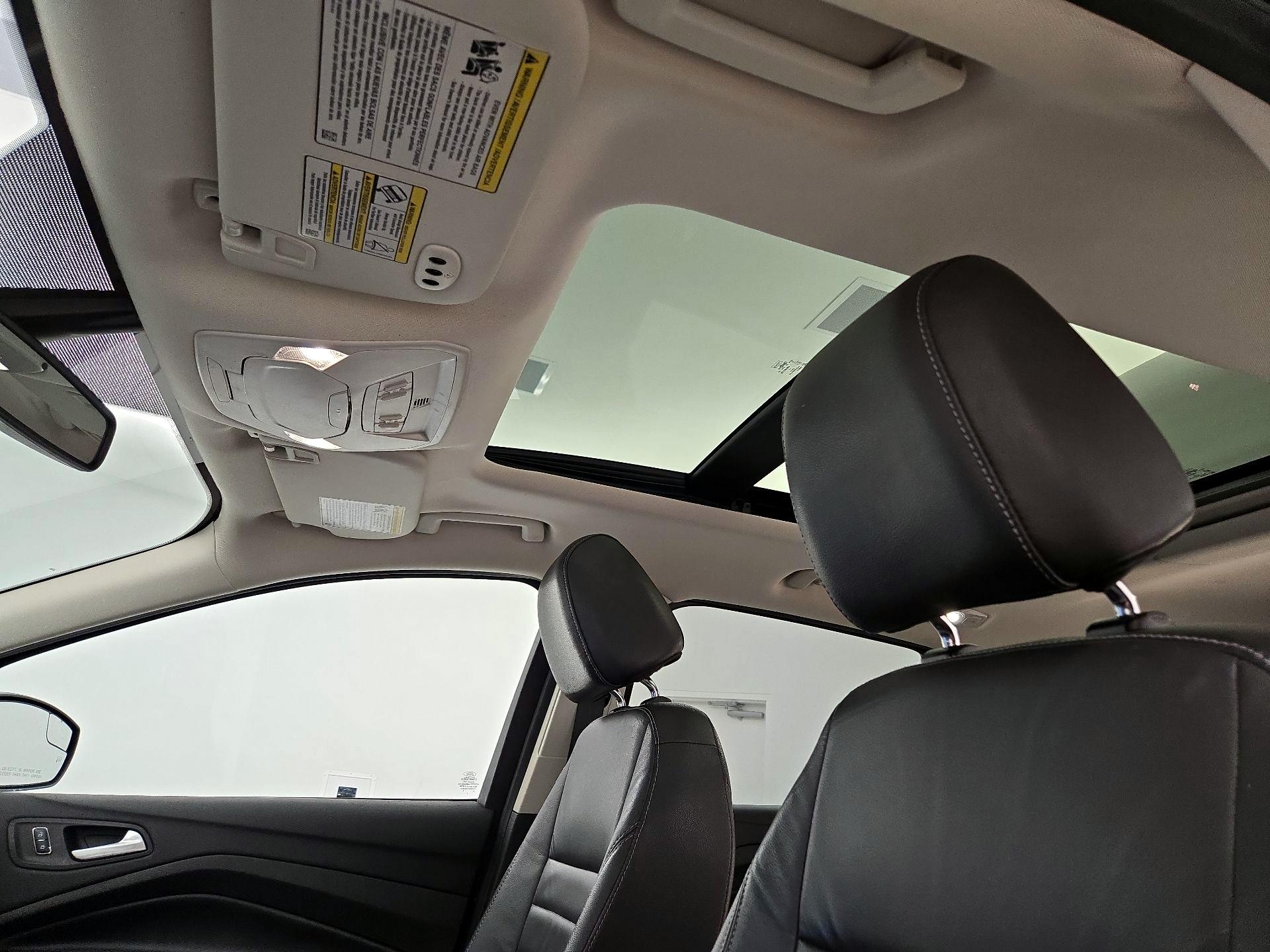 Thumbnail: 2016 Ford Escape - 19