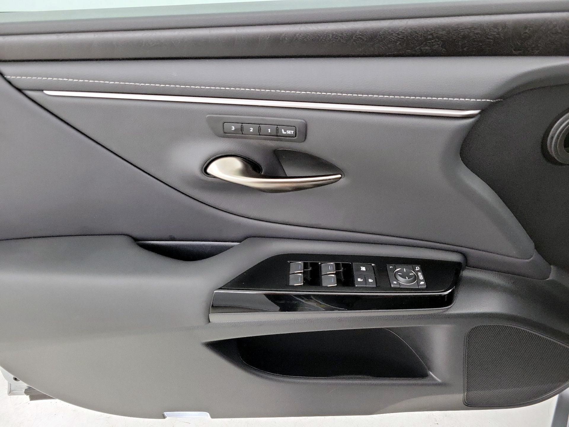 Thumbnail: 2024 Lexus ES - 12