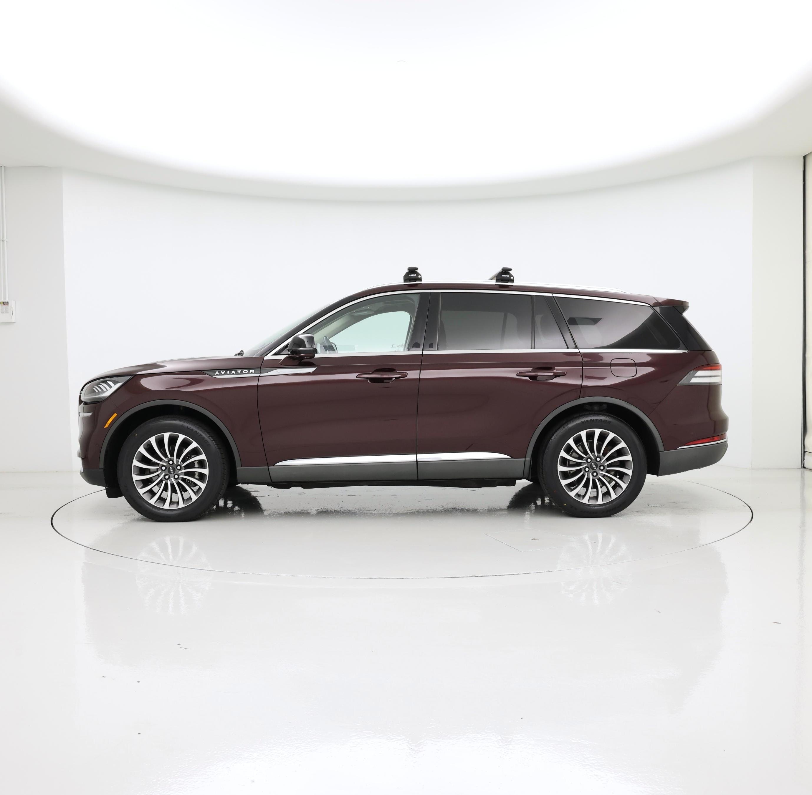 Thumbnail: 2020 Lincoln Aviator - 3