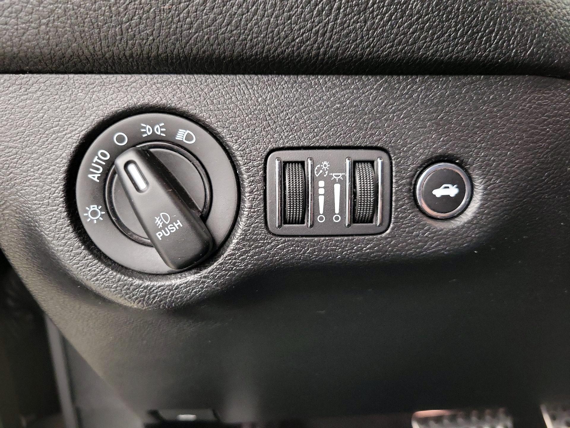 Thumbnail: 2019 Dodge Challenger - 13