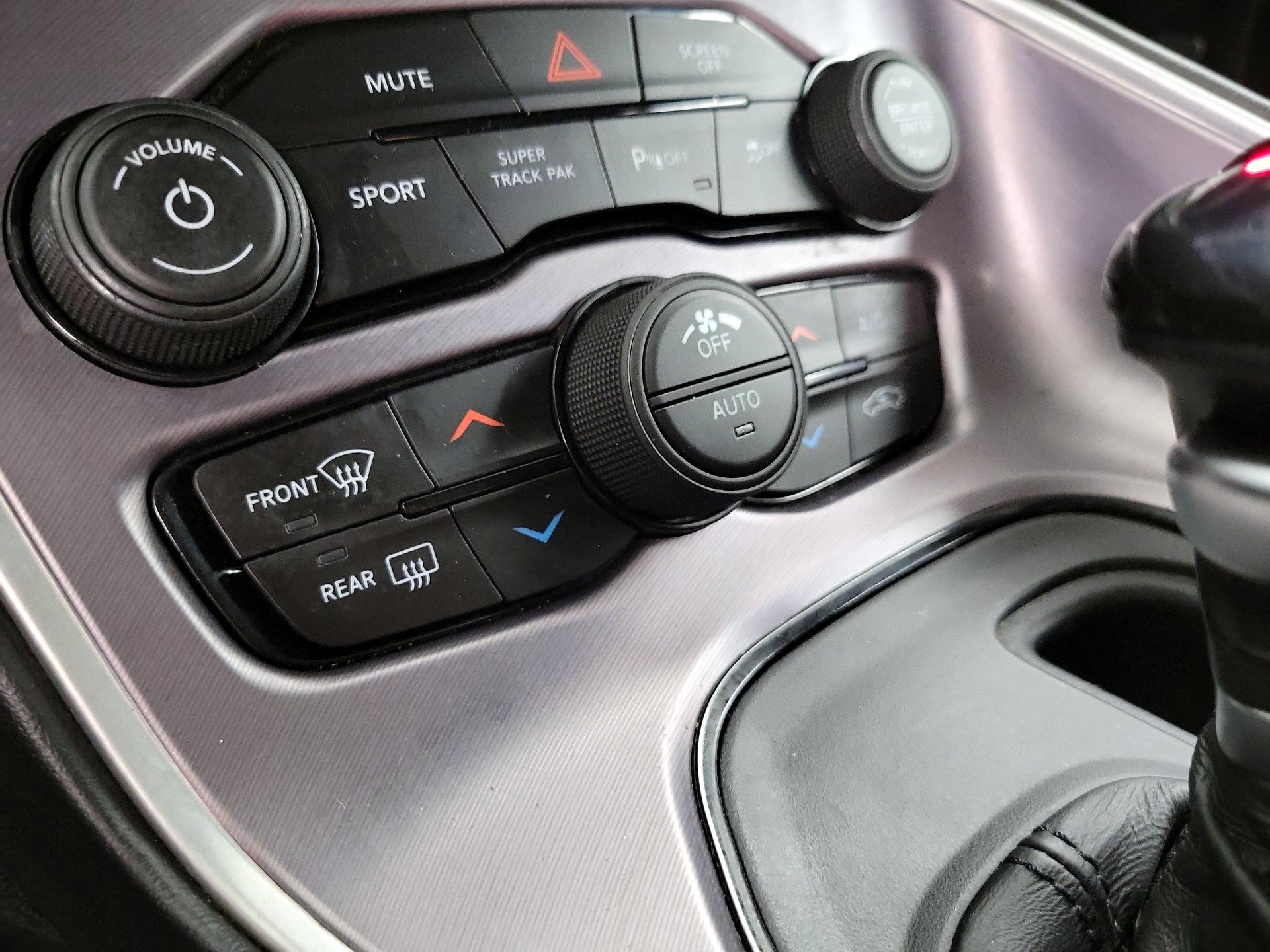 Thumbnail: 2019 Dodge Challenger - 16