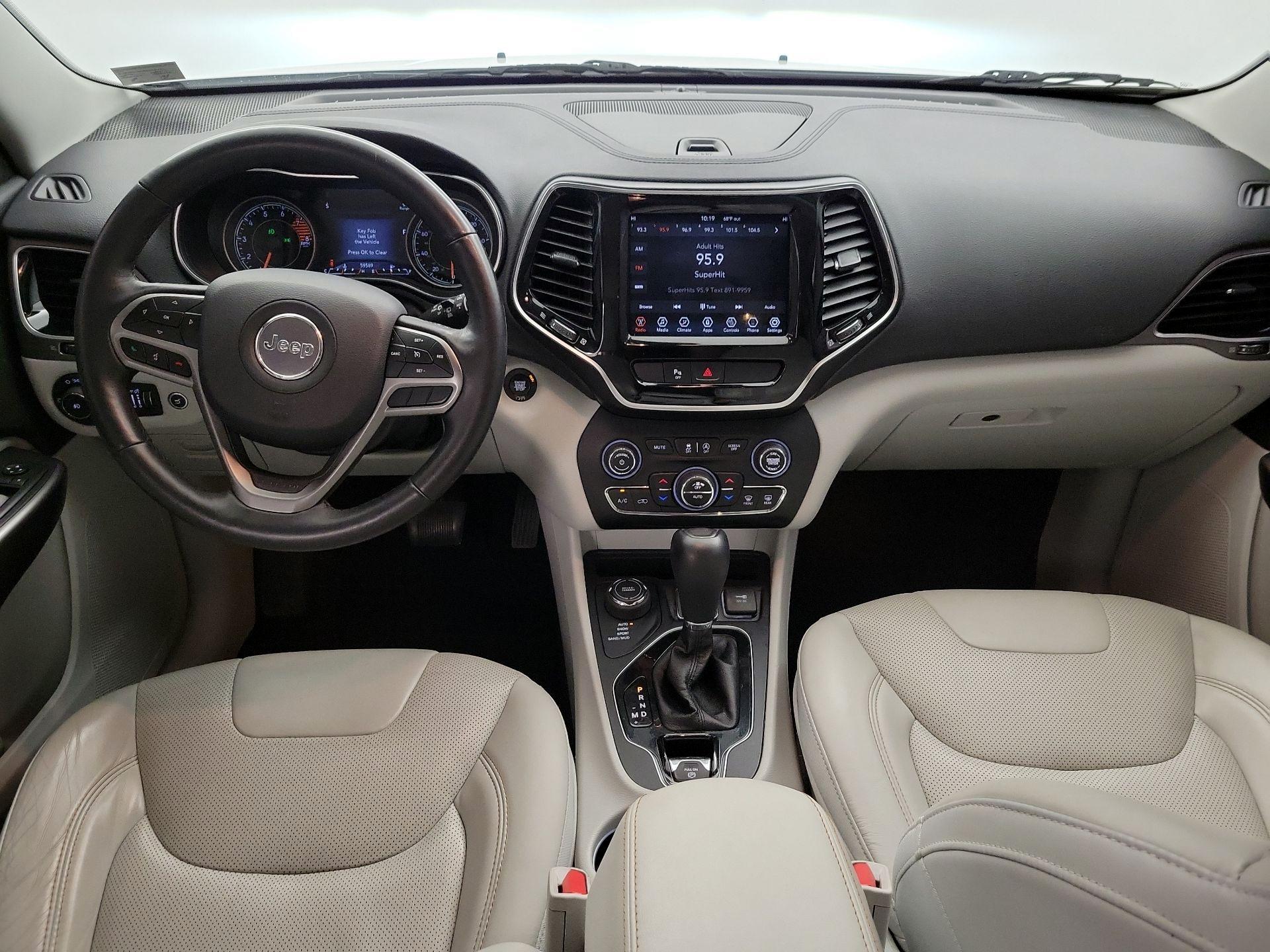 Thumbnail: 2019 Jeep Cherokee - 9