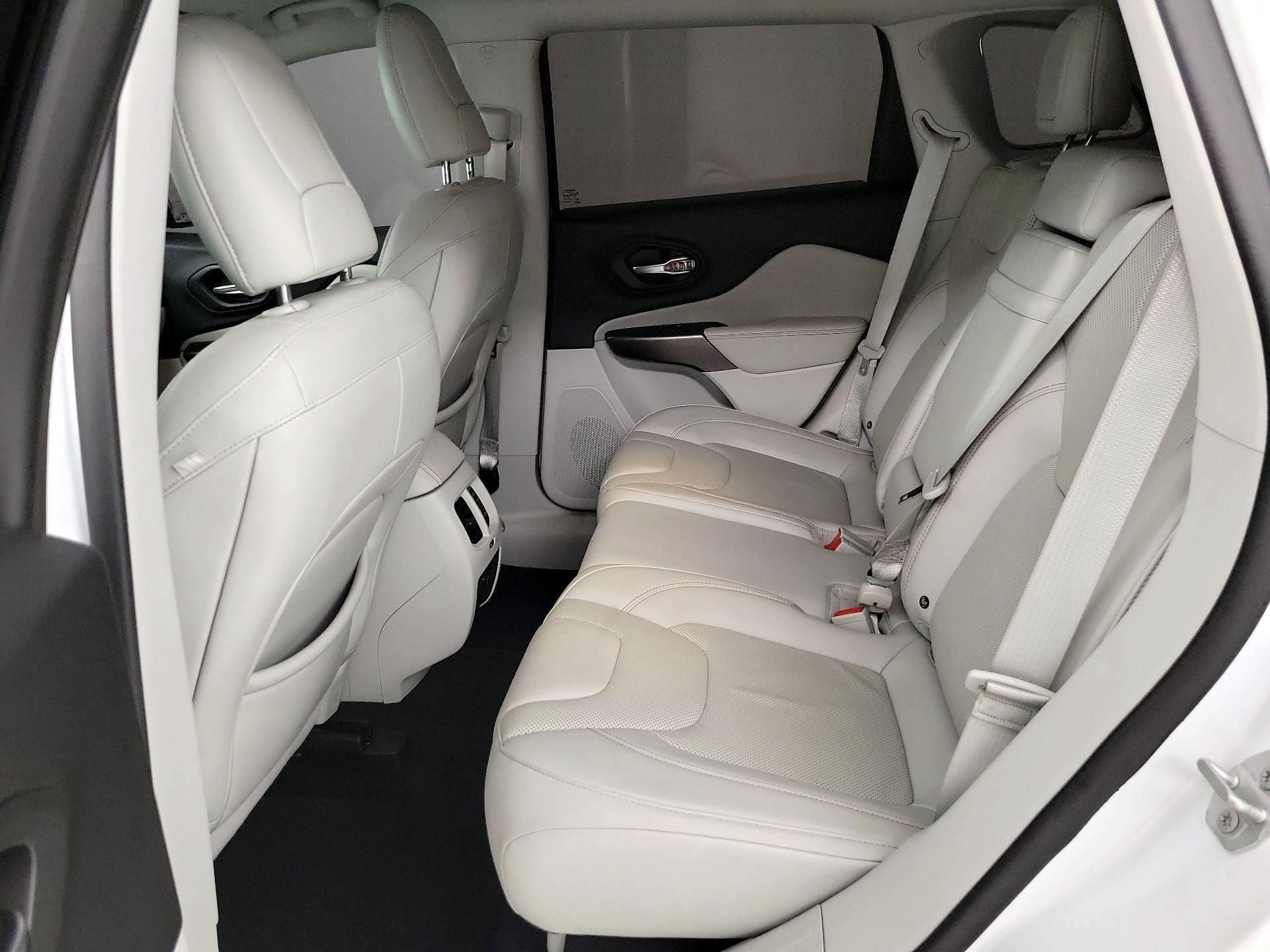 Thumbnail: 2019 Jeep Cherokee - 19