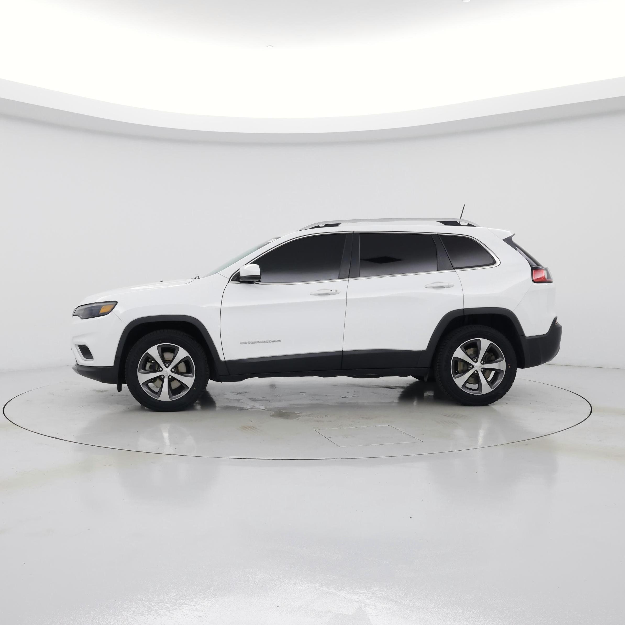 Thumbnail: 2019 Jeep Cherokee - 3