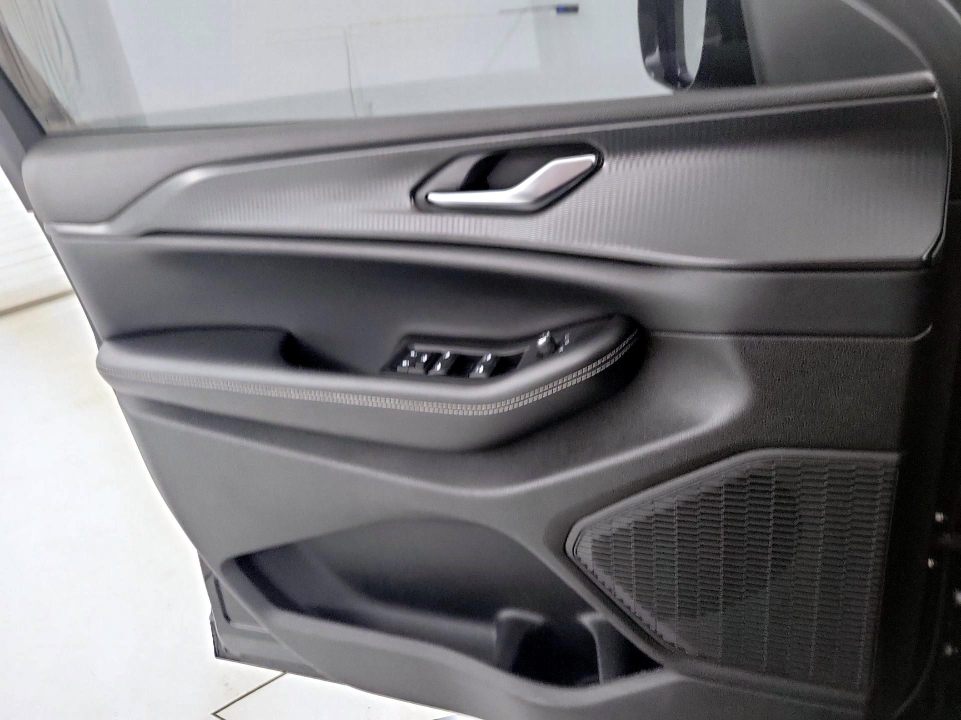 Thumbnail: 2023 Jeep Grand Cherokee - 12