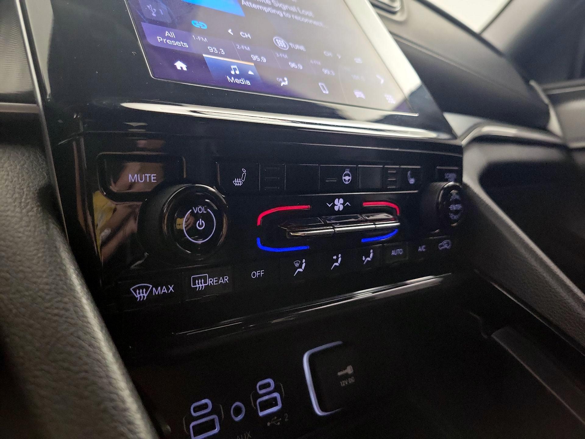 Thumbnail: 2023 Jeep Grand Cherokee - 16